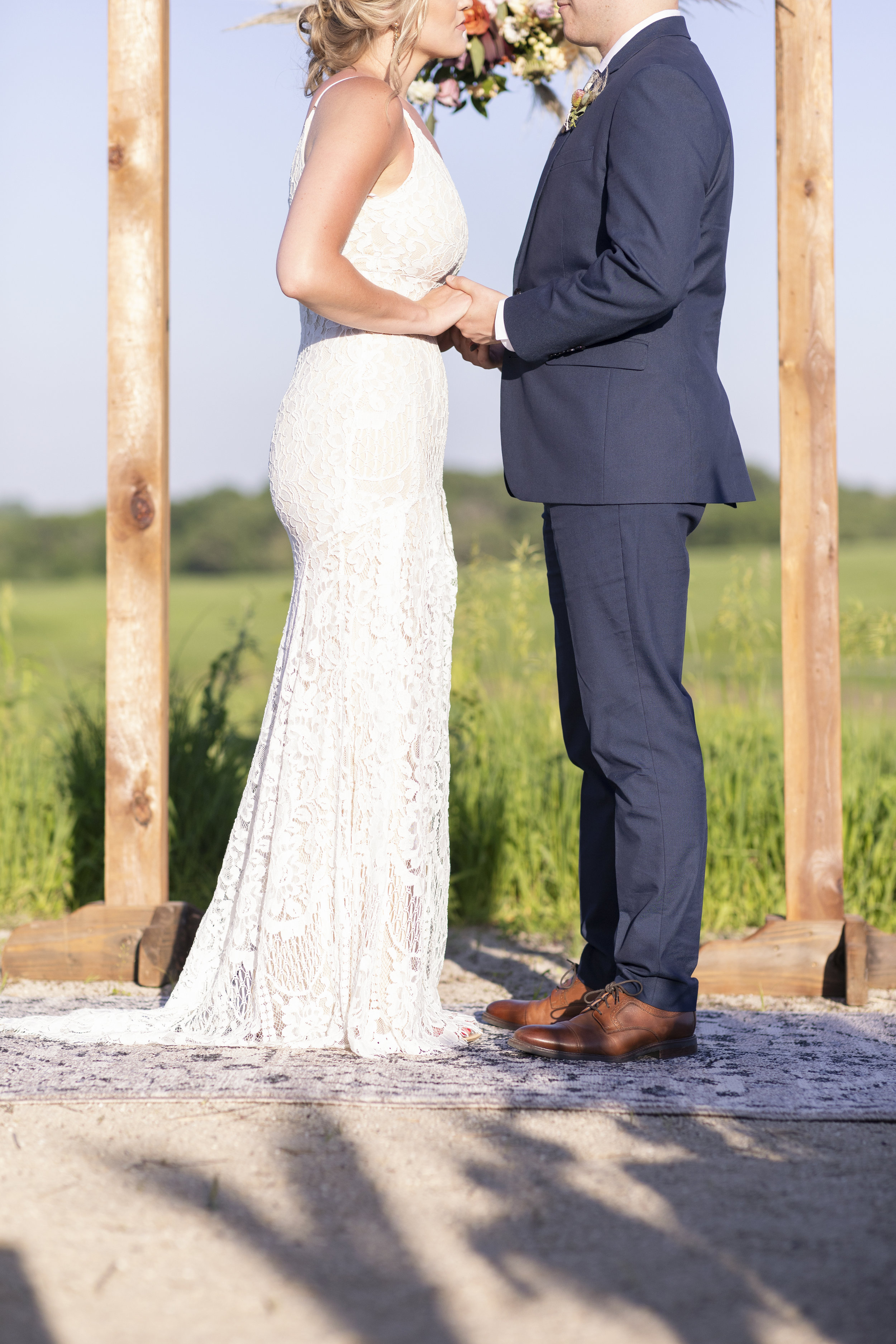  Flowers &amp; Arch: @thistles_pella Photography: @heatherferreria Hair: @alstreet.rmh  Make-up: @lc.henderson  Calligraphy: @lydiabandstra  Table, Rug, Chairs: @pellarental Macrame: @kristajo60 