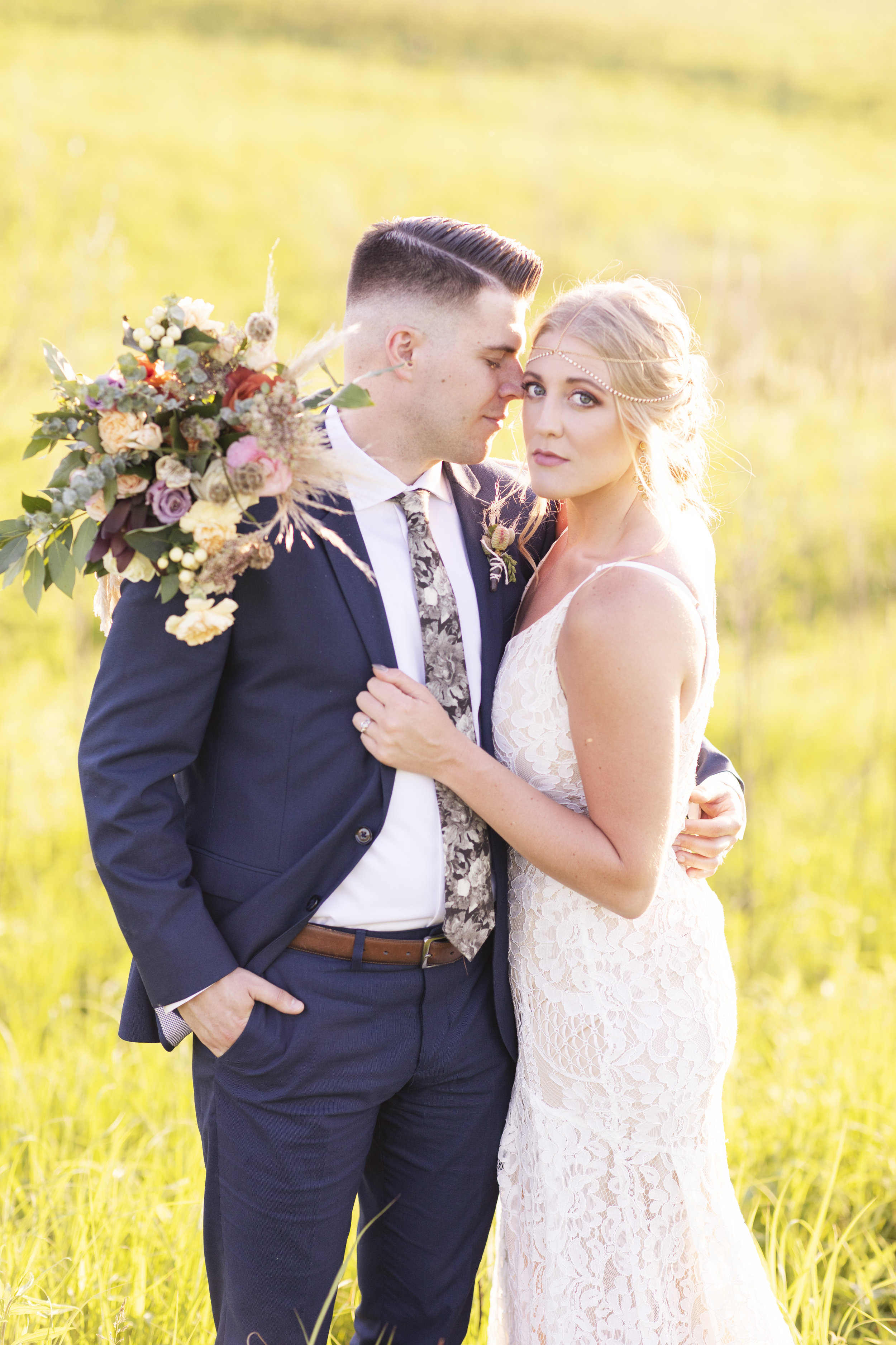  Flowers &amp; Arch: @thistles_pella Photography: @heatherferreria Hair: @alstreet.rmh  Make-up: @lc.henderson  Calligraphy: @lydiabandstra  Table, Rug, Chairs: @pellarental Macrame: @kristajo60 