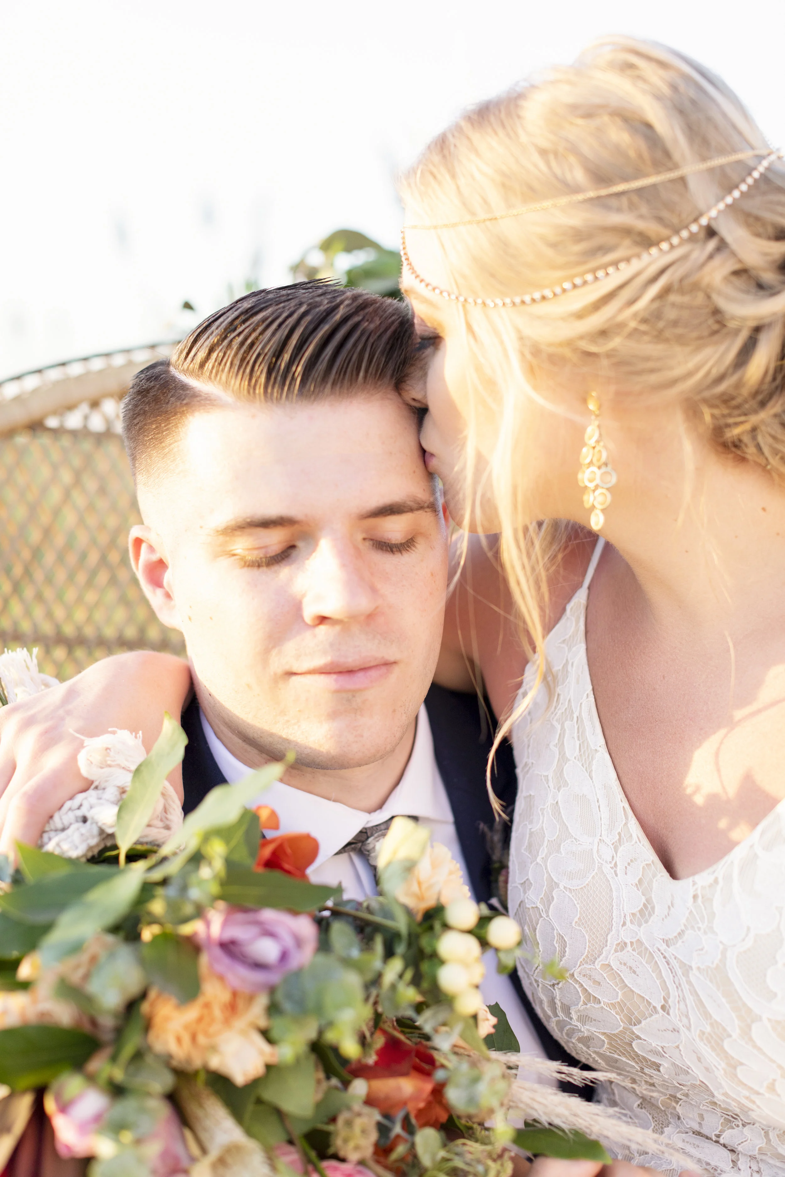 Flowers & Arch: @thistles_pella Photography: @heatherferreria Hair: @alstreet.rmh Make-up: @lc.henderson Calligraphy: @lydiabandstra Table, Rug, Chairs: @pellarental Macrame: @kristajo60