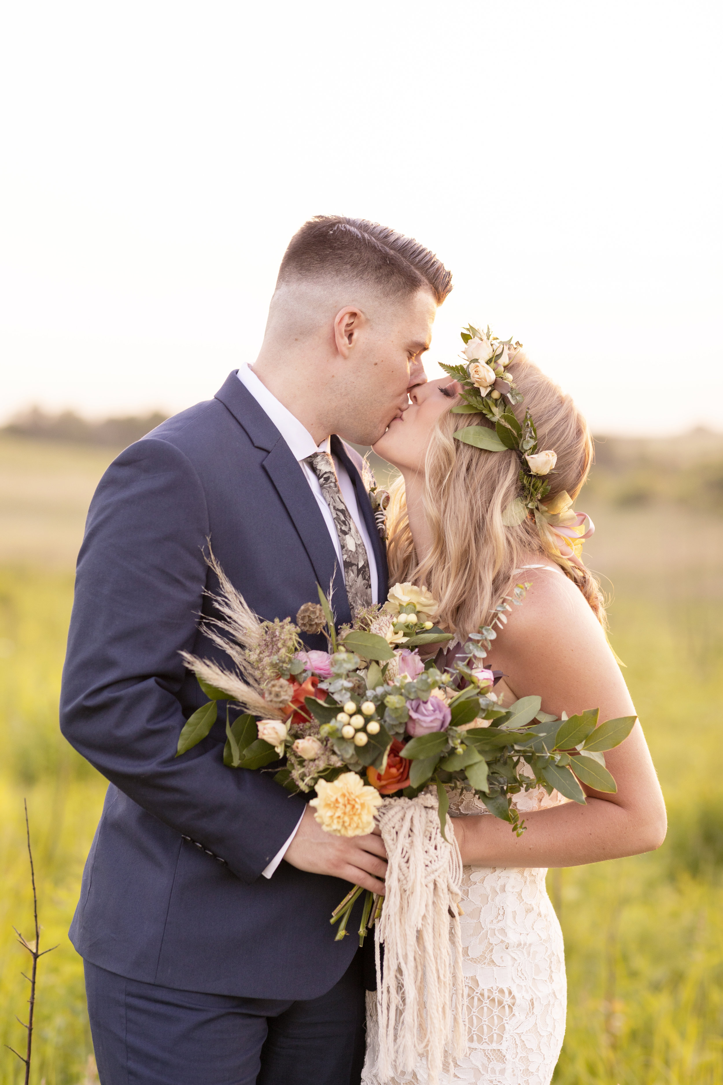  Flowers &amp; Arch: @thistles_pella Photography: @heatherferreria Hair: @alstreet.rmh  Make-up: @lc.henderson  Calligraphy: @lydiabandstra  Table, Rug, Chairs: @pellarental Macrame: @kristajo60 