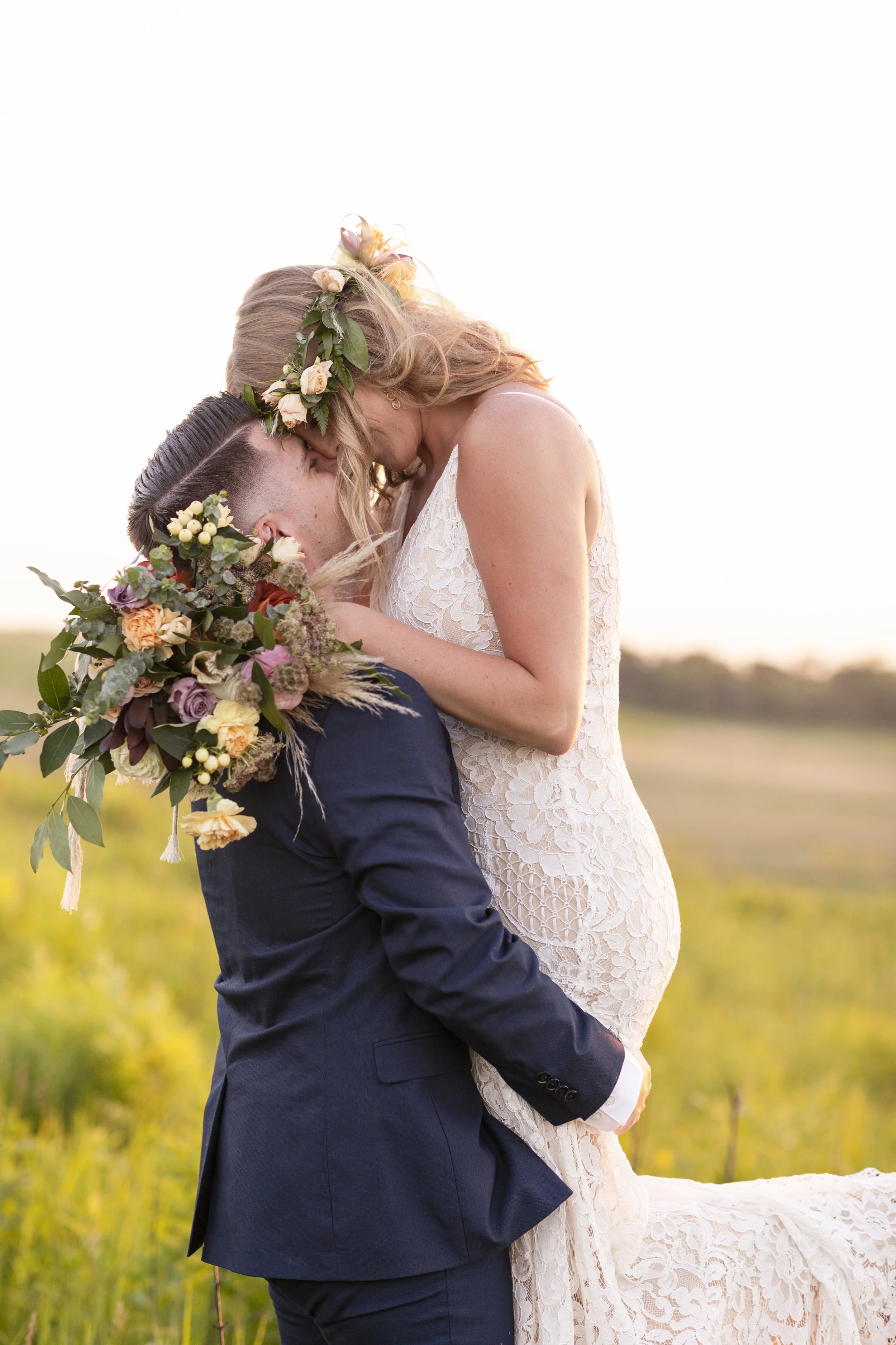 Flowers & Arch: @thistles_pella Photography: @heatherferreria Hair: @alstreet.rmh Make-up: @lc.henderson Calligraphy: @lydiabandstra Table, Rug, Chairs: @pellarental Macrame: @kristajo60