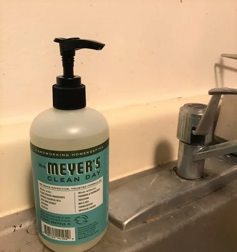 Set up next to my kitchen sink- The perfect kitchen scent