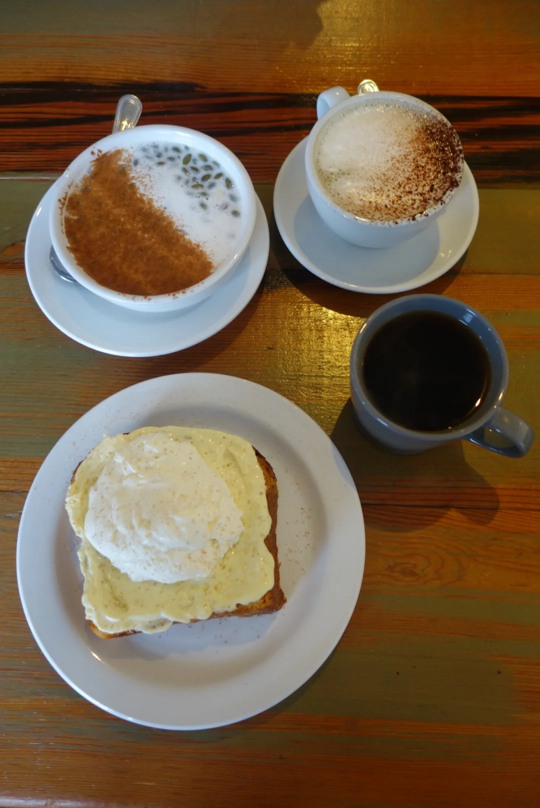 My sister went for the Yerba Latte (lapang, souchong, brown sugar apple syrup, salted cocoa bitters, and milk), and the porridge (with rolled oats, steamed milk, peach and sage jam, and pepitas). 