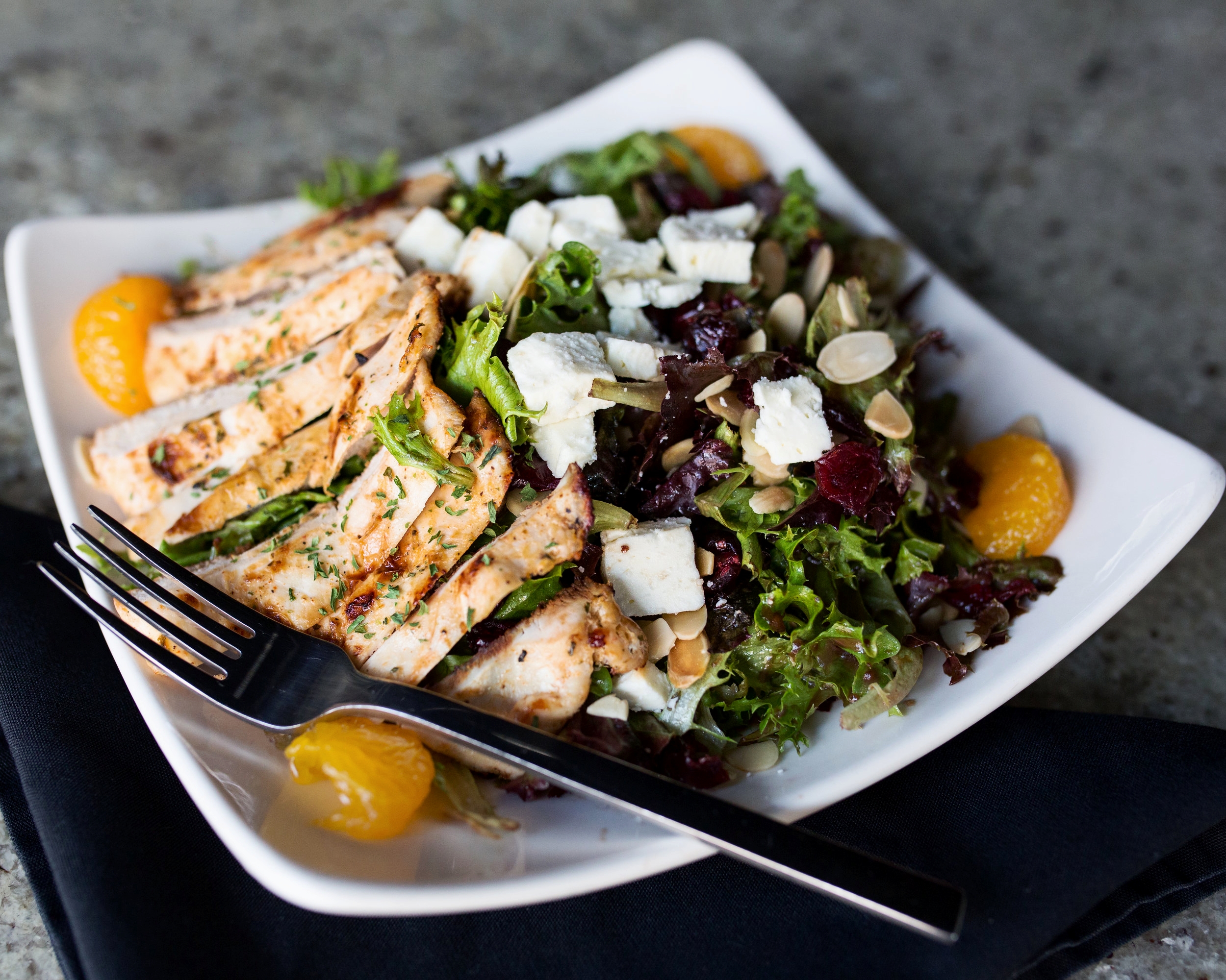 fortyfivedegrees_fortyfivesaladwithchicken_native.jpg