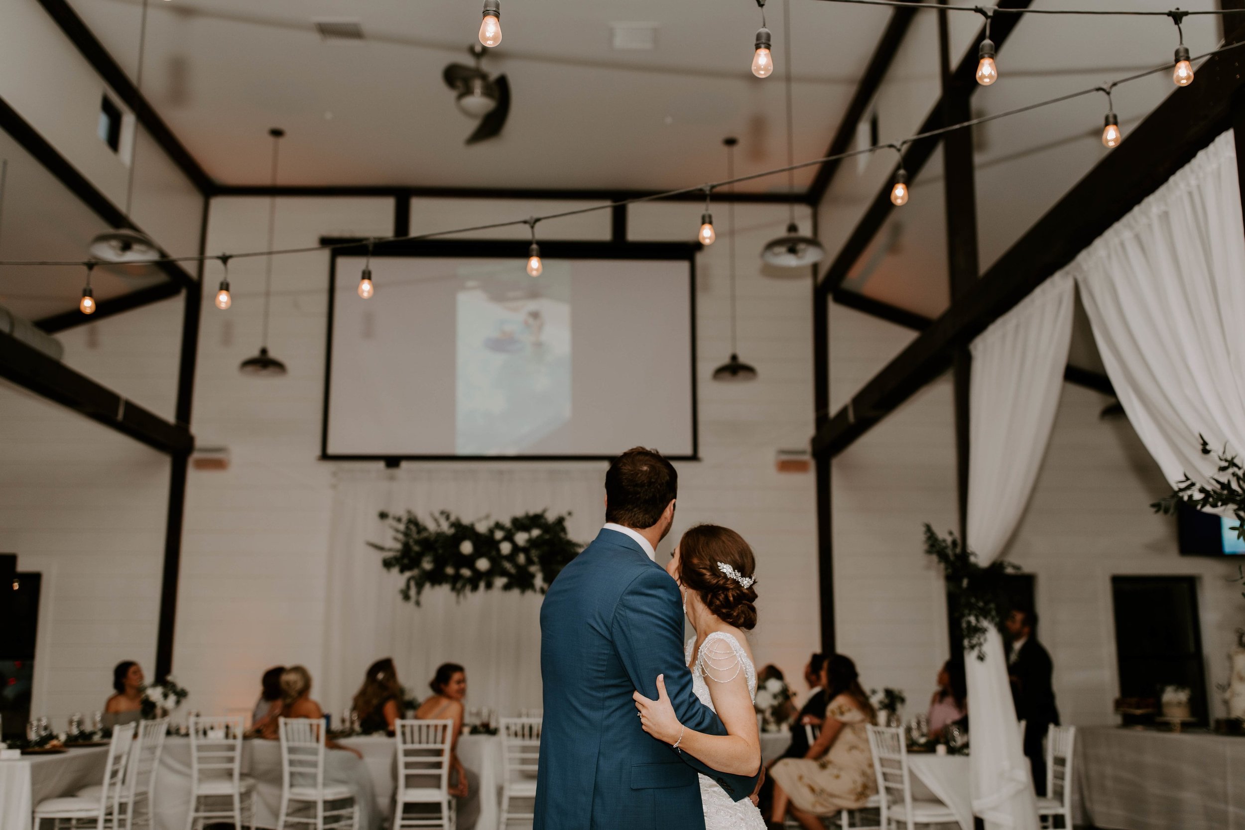 bride and groom first dance 1-min.jpg