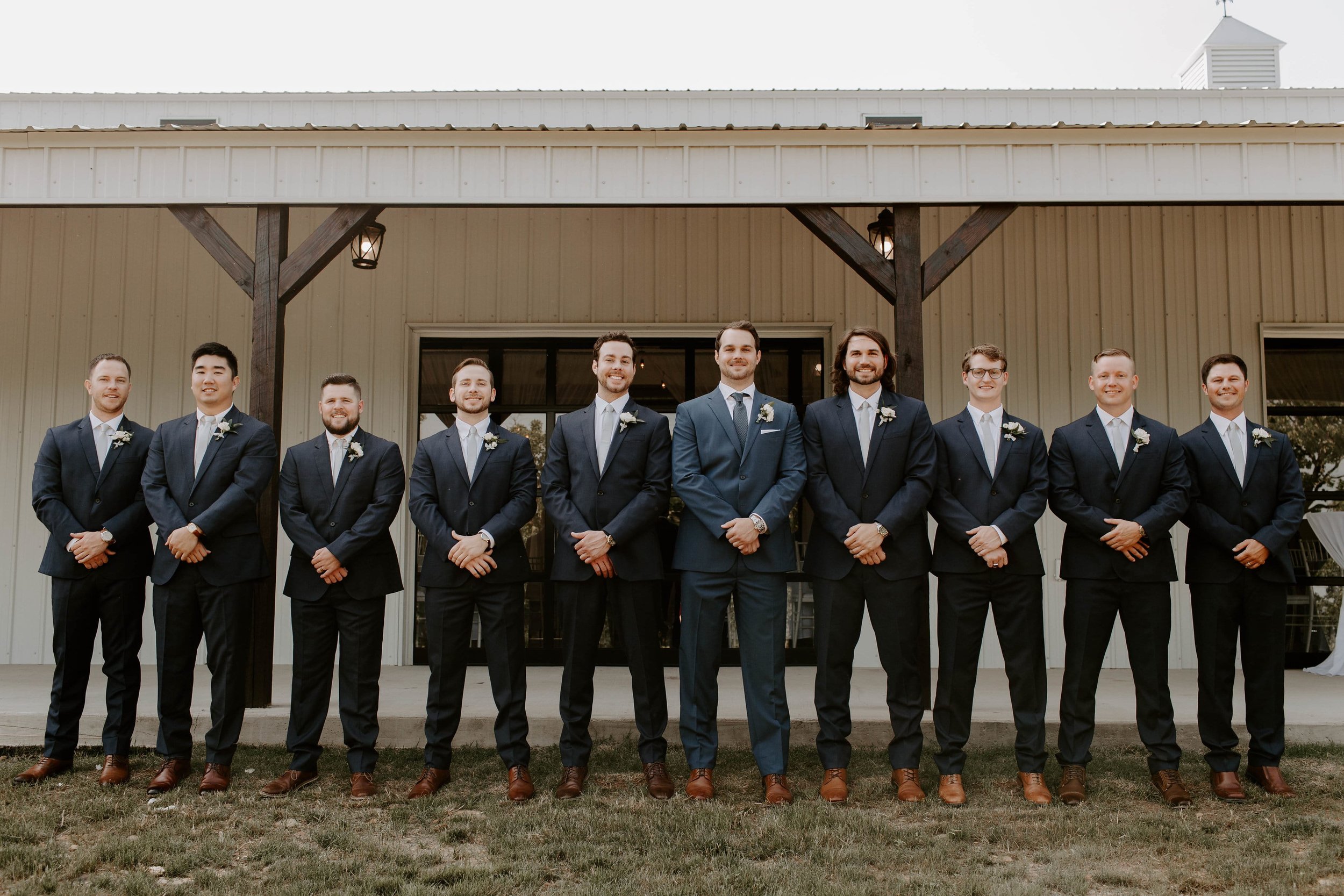 groomsmen-min.jpg