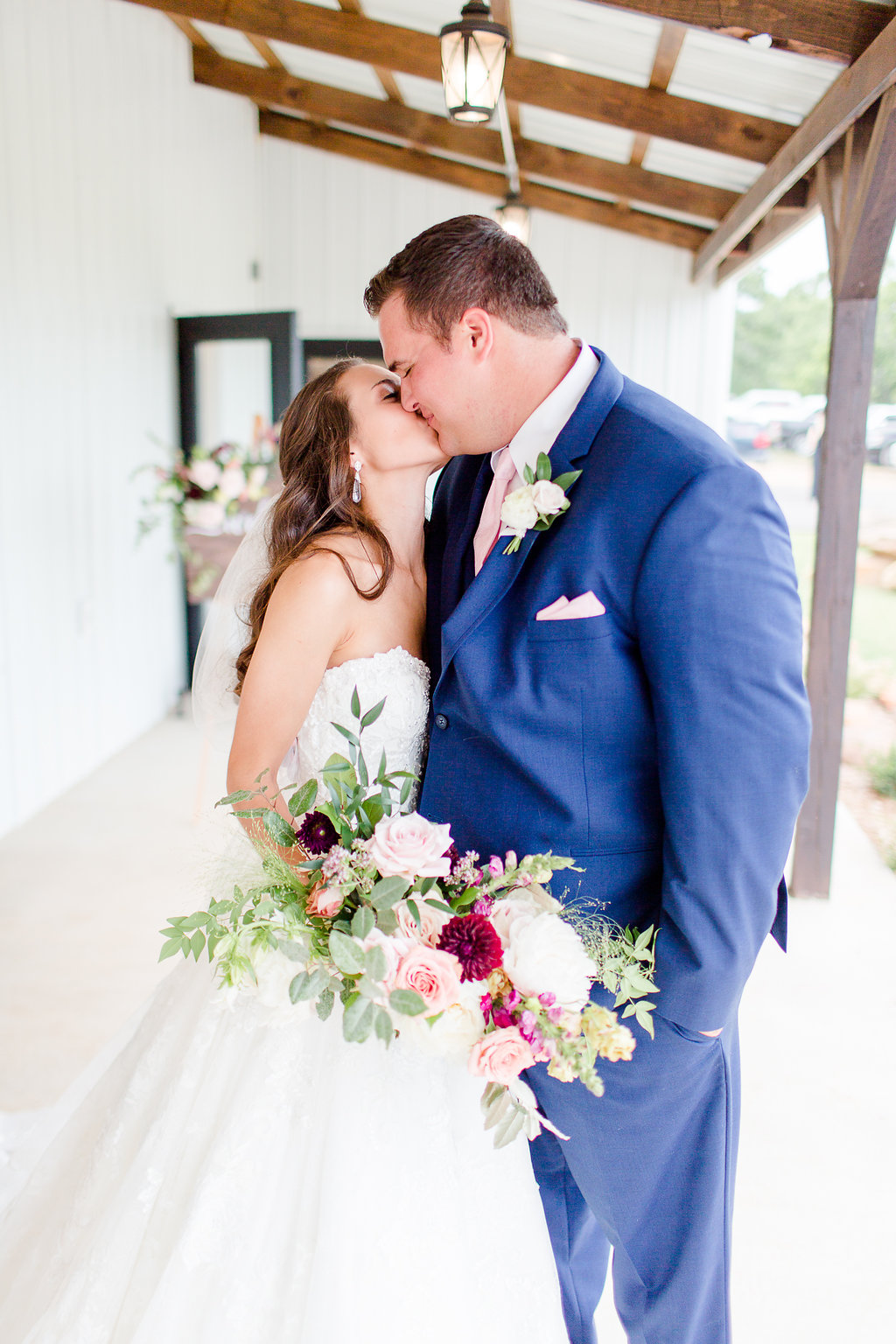 Dream-Point-Ranch-Wedding-Tulsa-Oklahoma-Wedding-Photographer-Holly-Felts-Photography-Baab-Wedding-423.jpg
