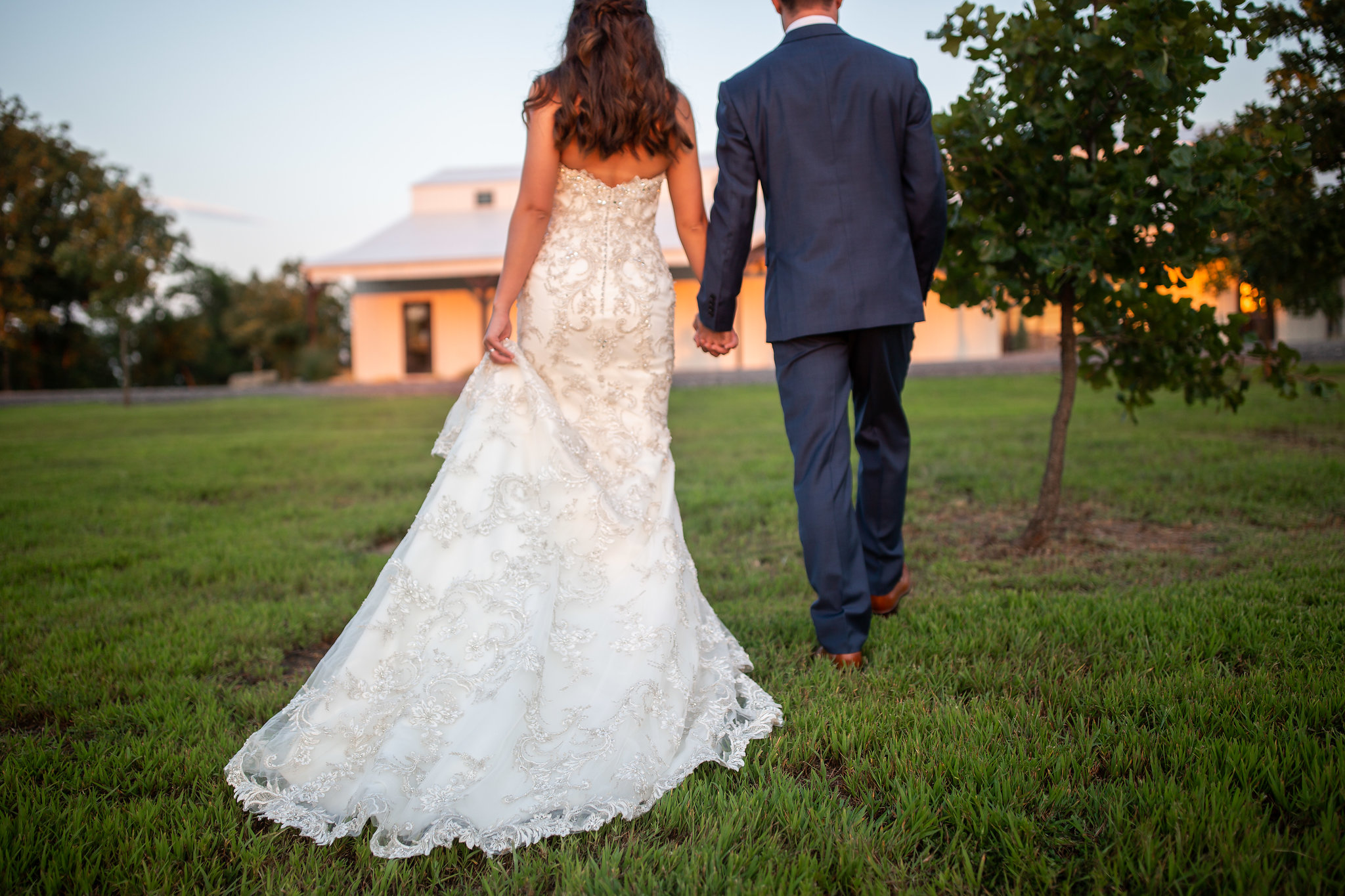tulsa wedding venue white barn 27.jpg
