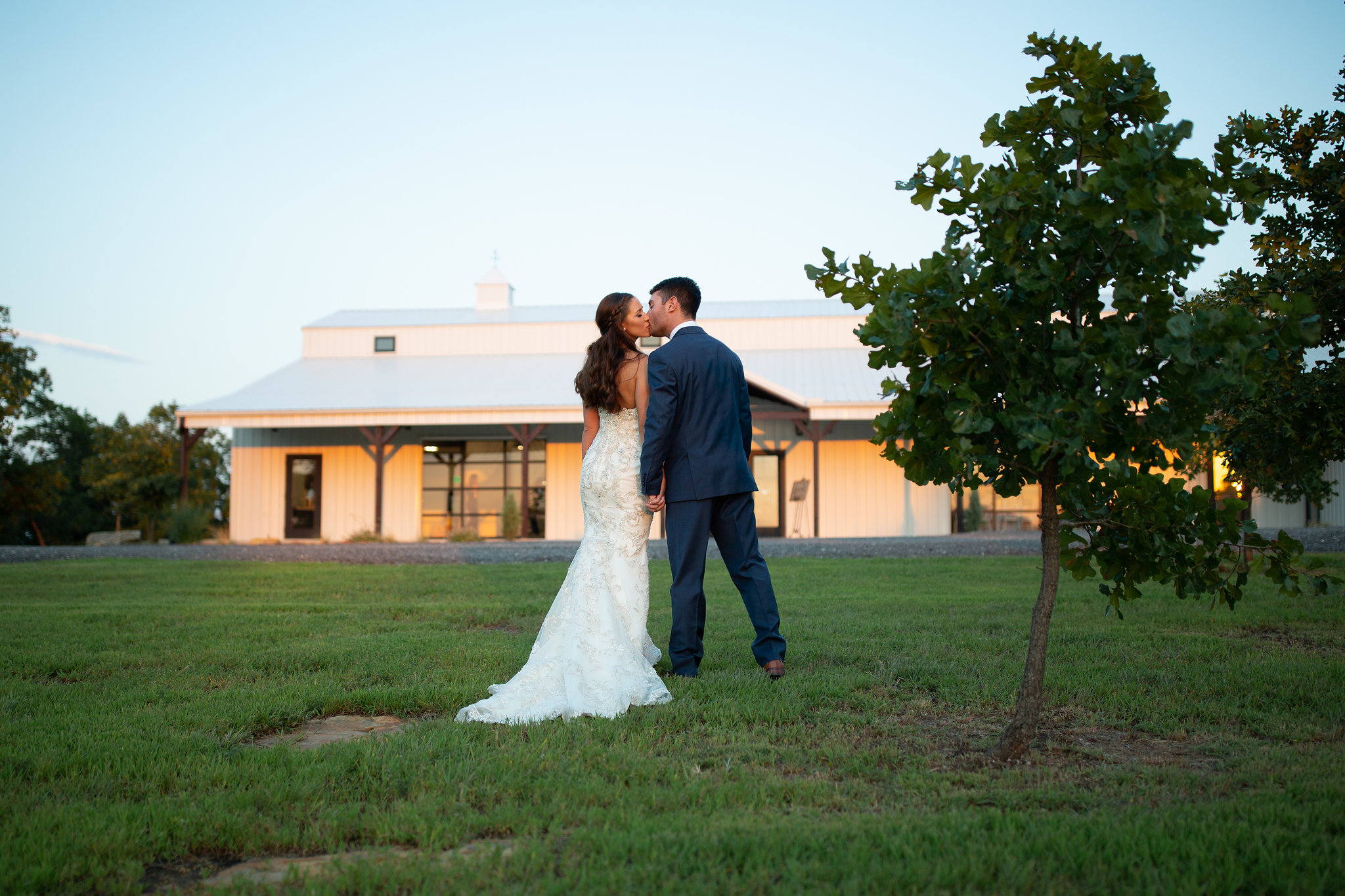 tulsa wedding venue white barn 29.jpg