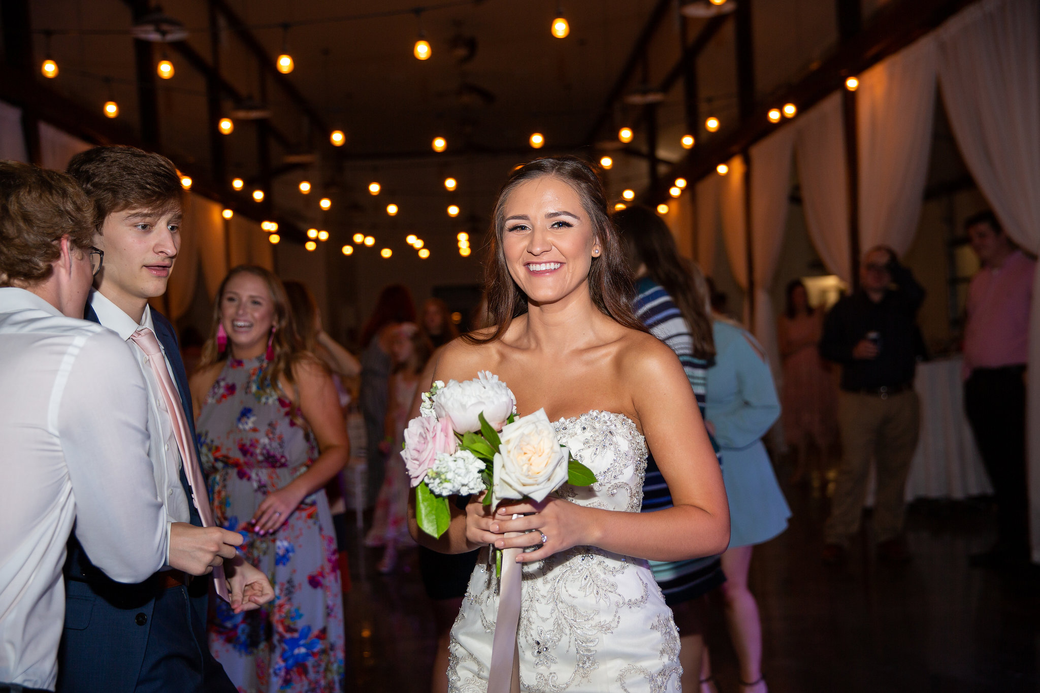 tulsa wedding venue white barn 56.jpg