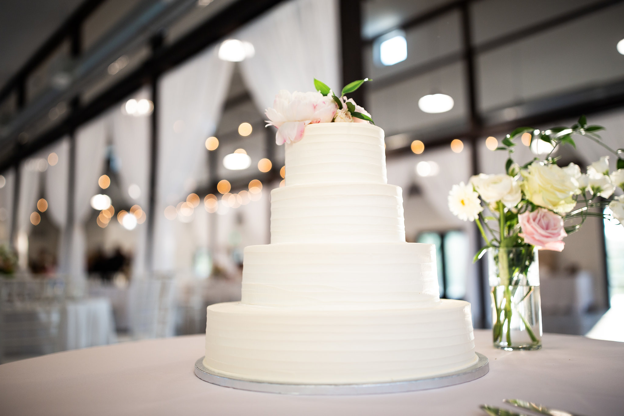 tulsa wedding venue white barn 105.jpg