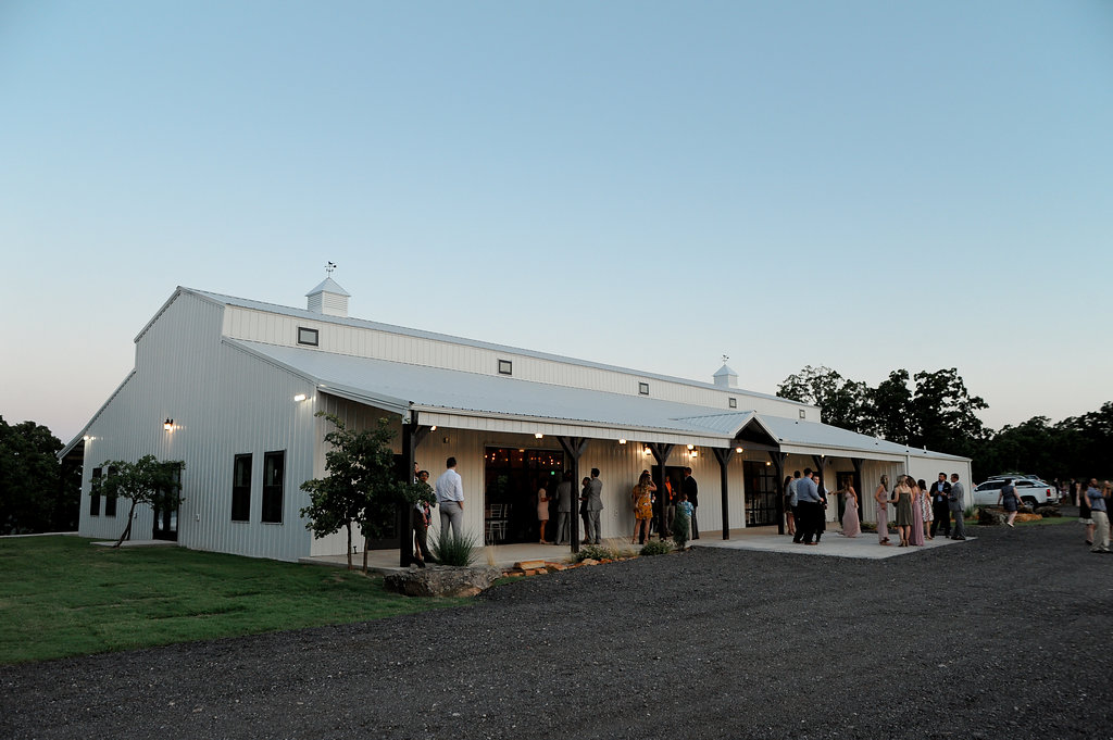 tulsa wedding venue white barn 61.jpg