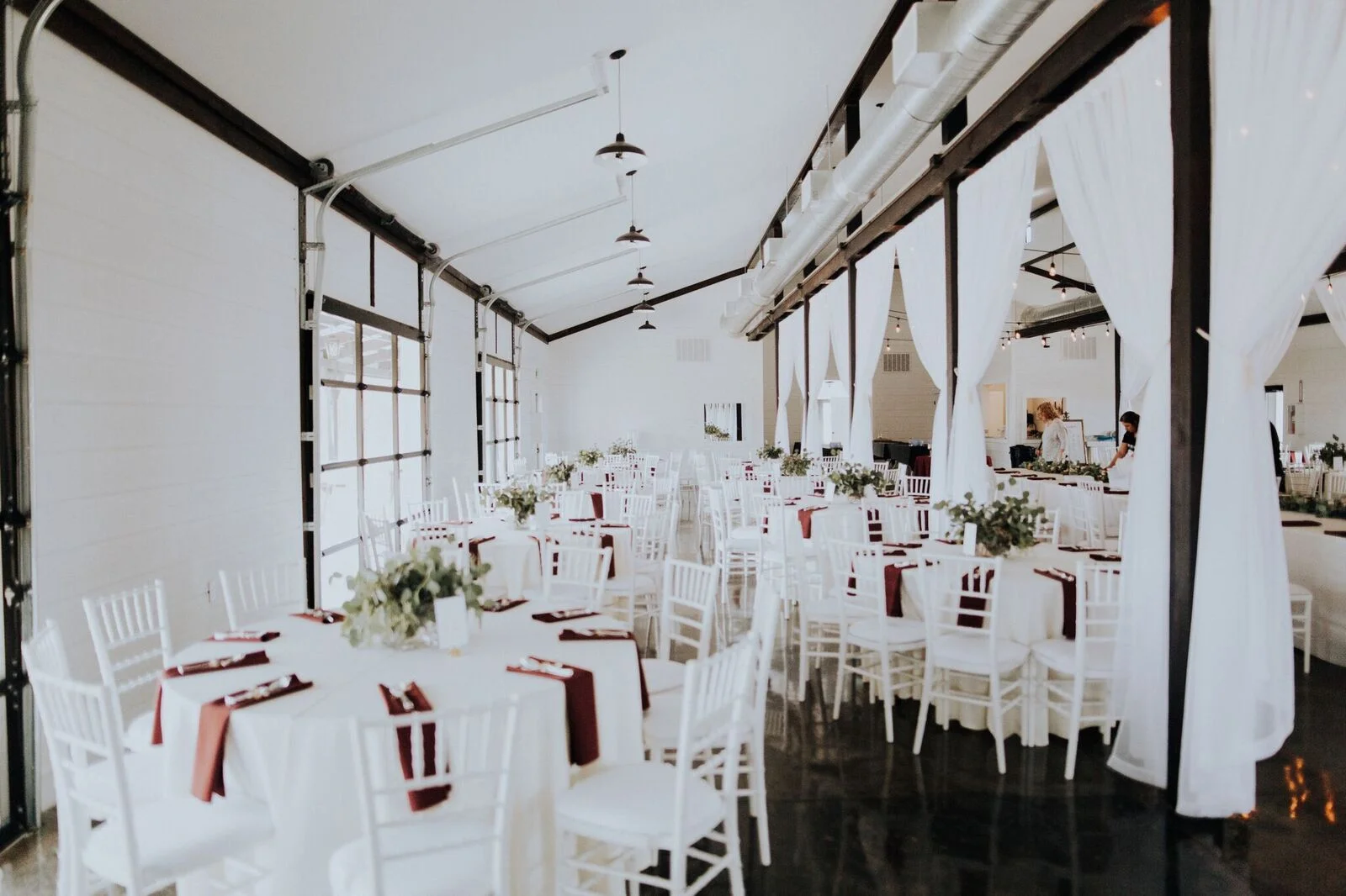 Tulsa Wedding Venue White Barn 1a.jpg
