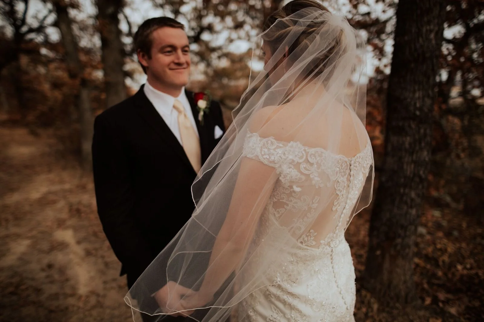 Tulsa Wedding Venue White Barn 9b.jpg