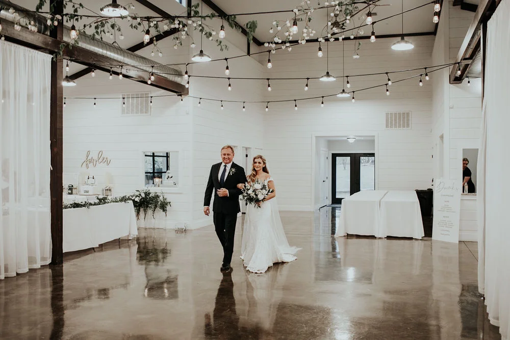 Tulsa Wedding Venue White Barn Dream Point Ranch 16.jpg