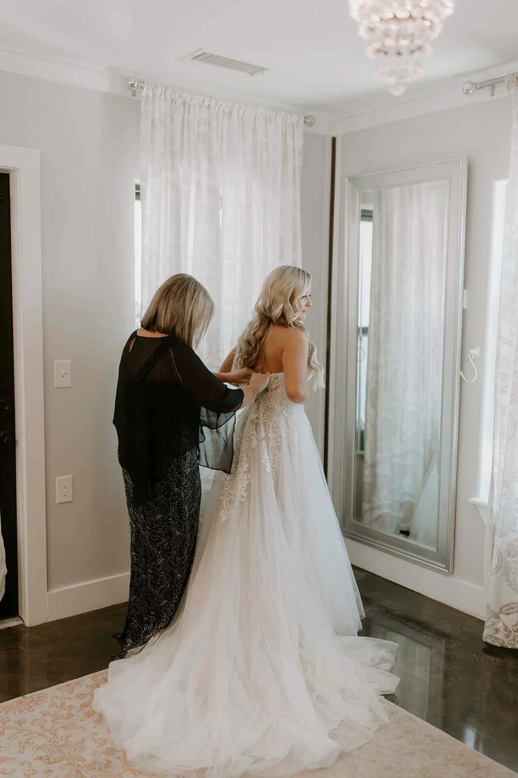 wedding venues tulsa bixby white barn 17a.jpg
