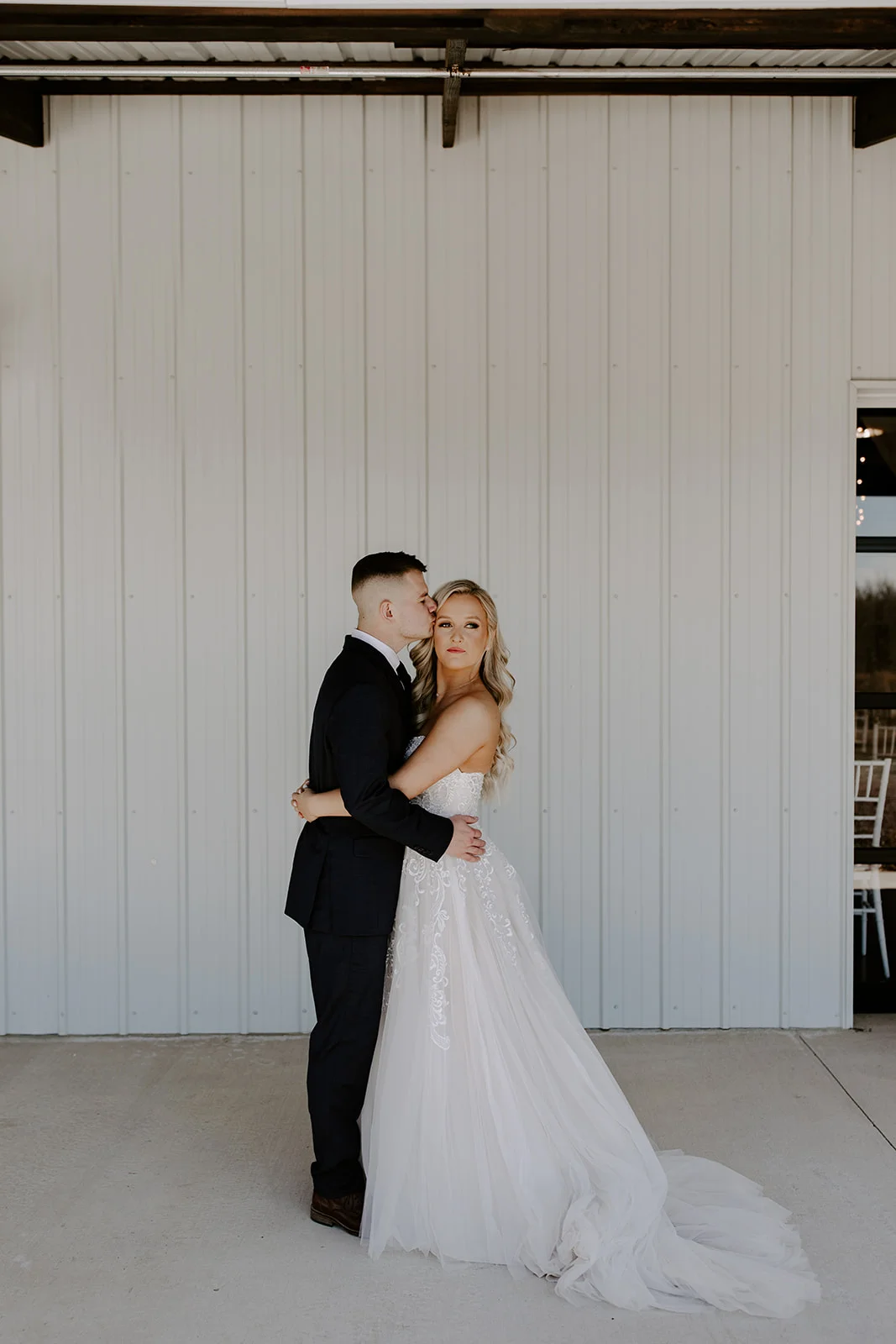 wedding venues tulsa bixby white barn 25.jpg