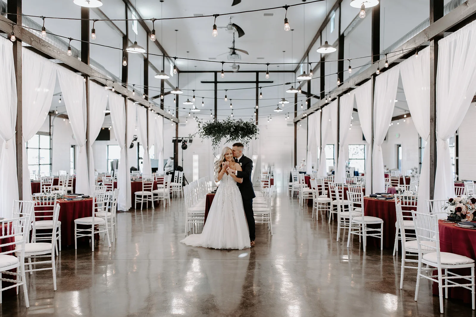 wedding venues tulsa bixby white barn 36.jpg