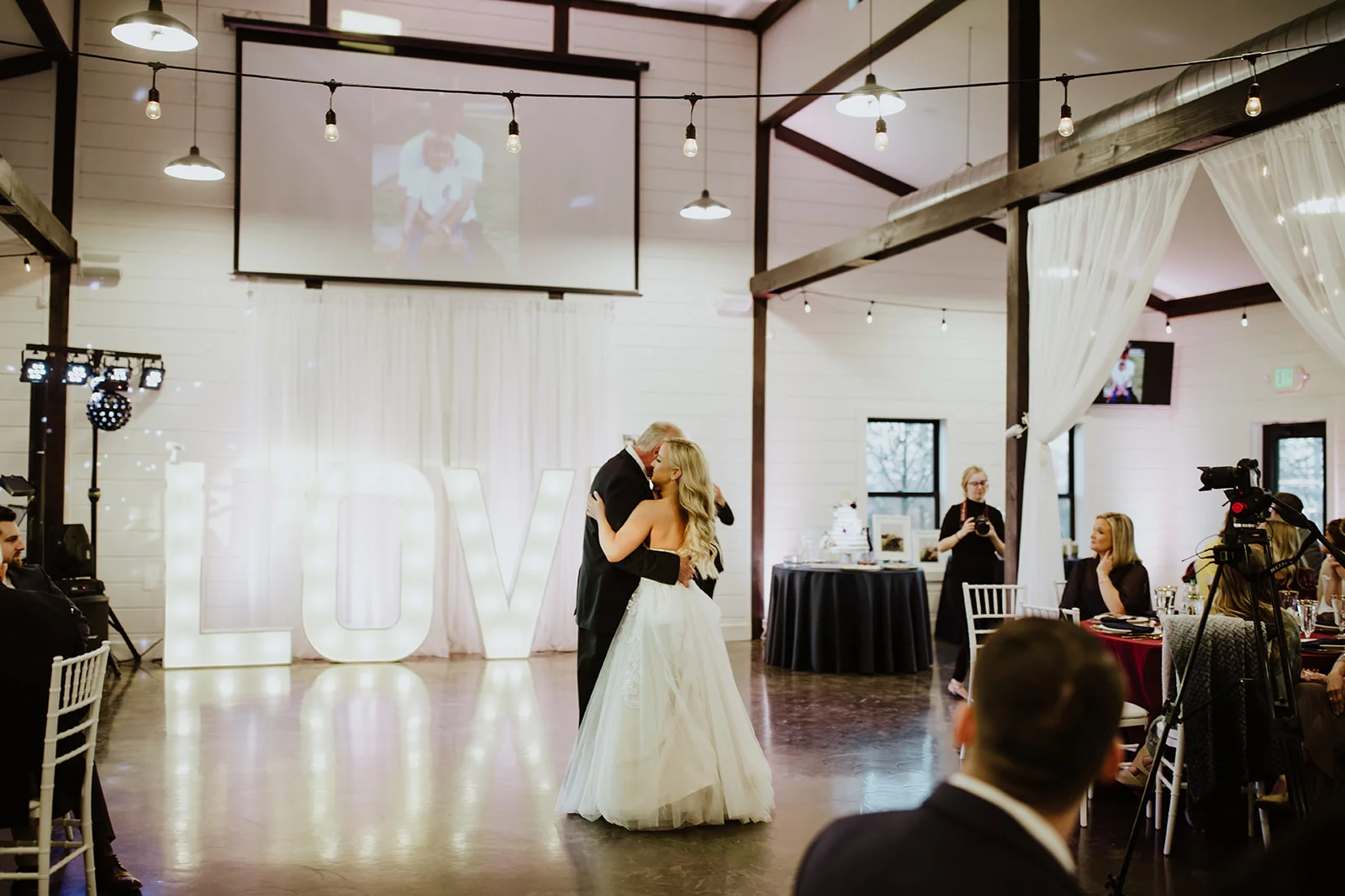 wedding venues tulsa bixby white barn 62.jpg