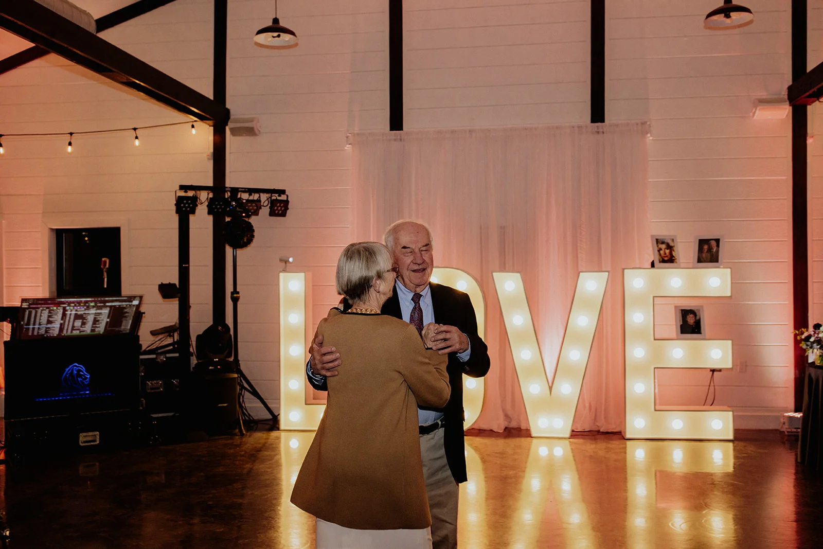 wedding venues tulsa bixby white barn 66.jpg
