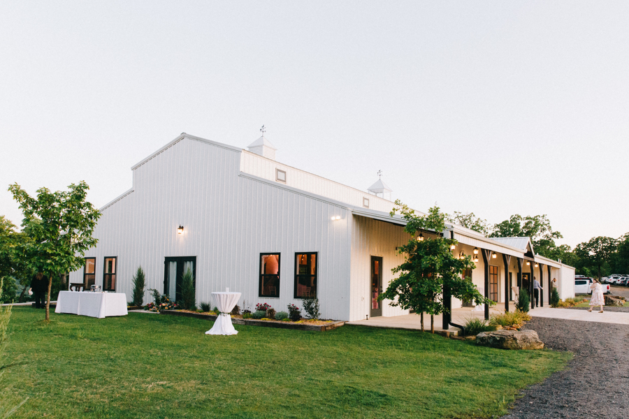 Dream Point Ranch White Barn Tulsa Wedding Venues 10.jpg
