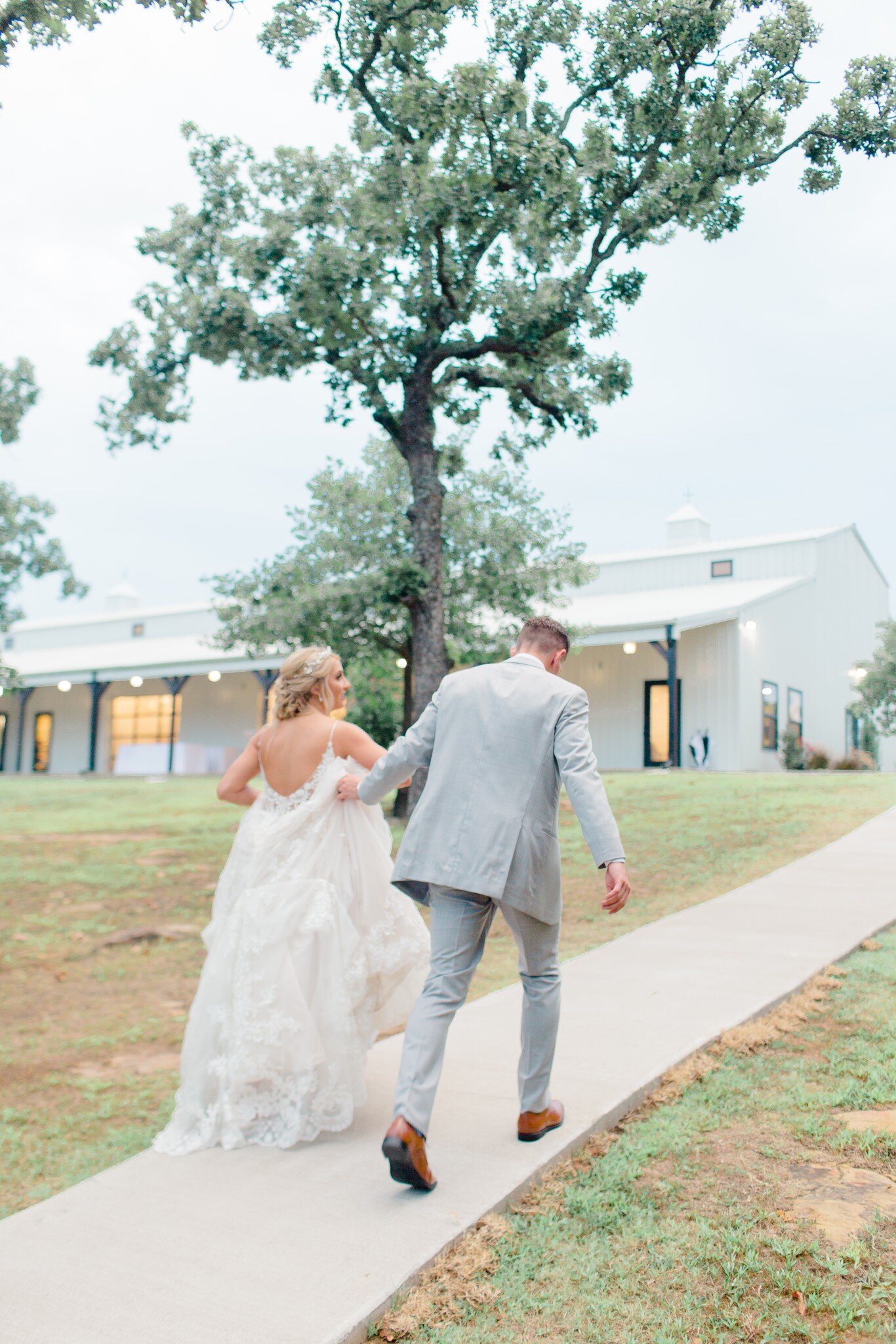 Wright-Wedding-Dream-Point-Ranch-Tulsa-Oklahoma-Wedding-Photographer-Holly-Felts-Photography-538.jpg