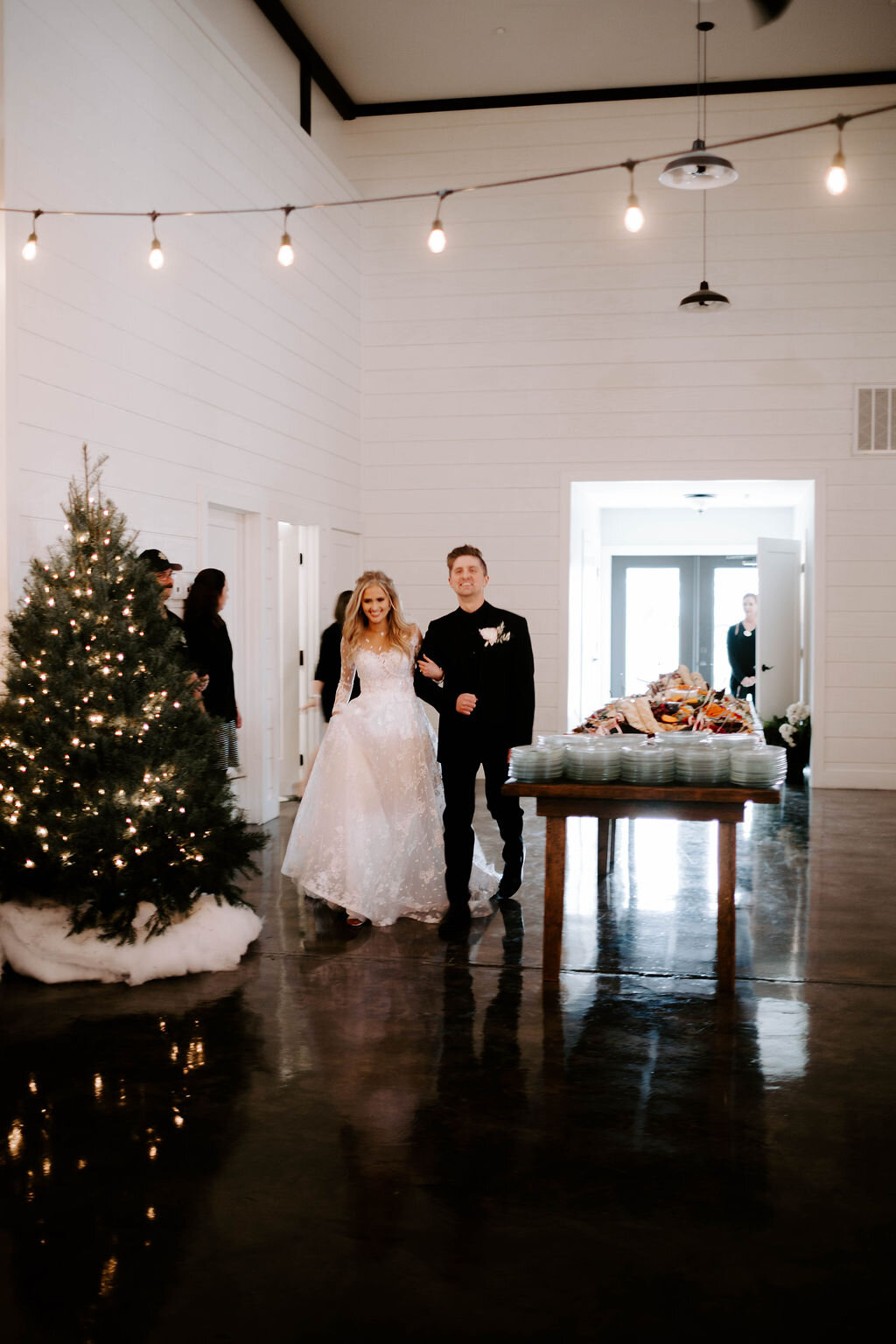 Large Indoor Wedding Ceremony Reception Venue Tulsa Oklahoma Bixby (152).jpg