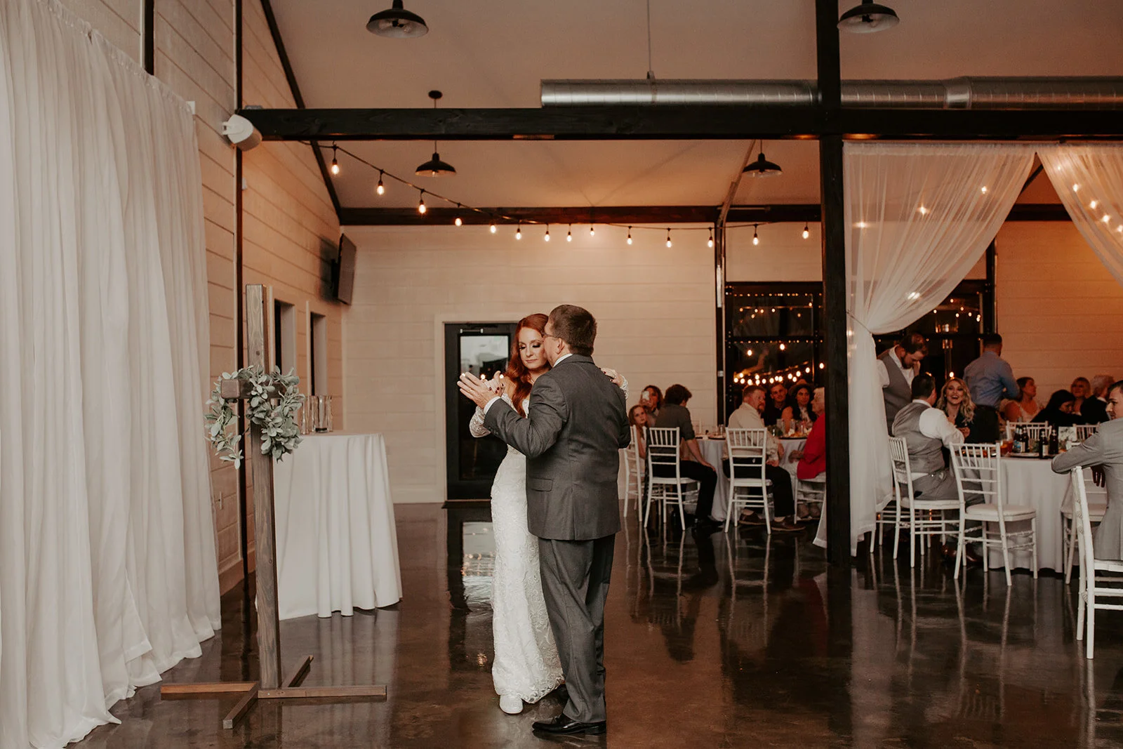 Winter Wedding Tulsa Venue Bixby Oklahoma (25).jpg