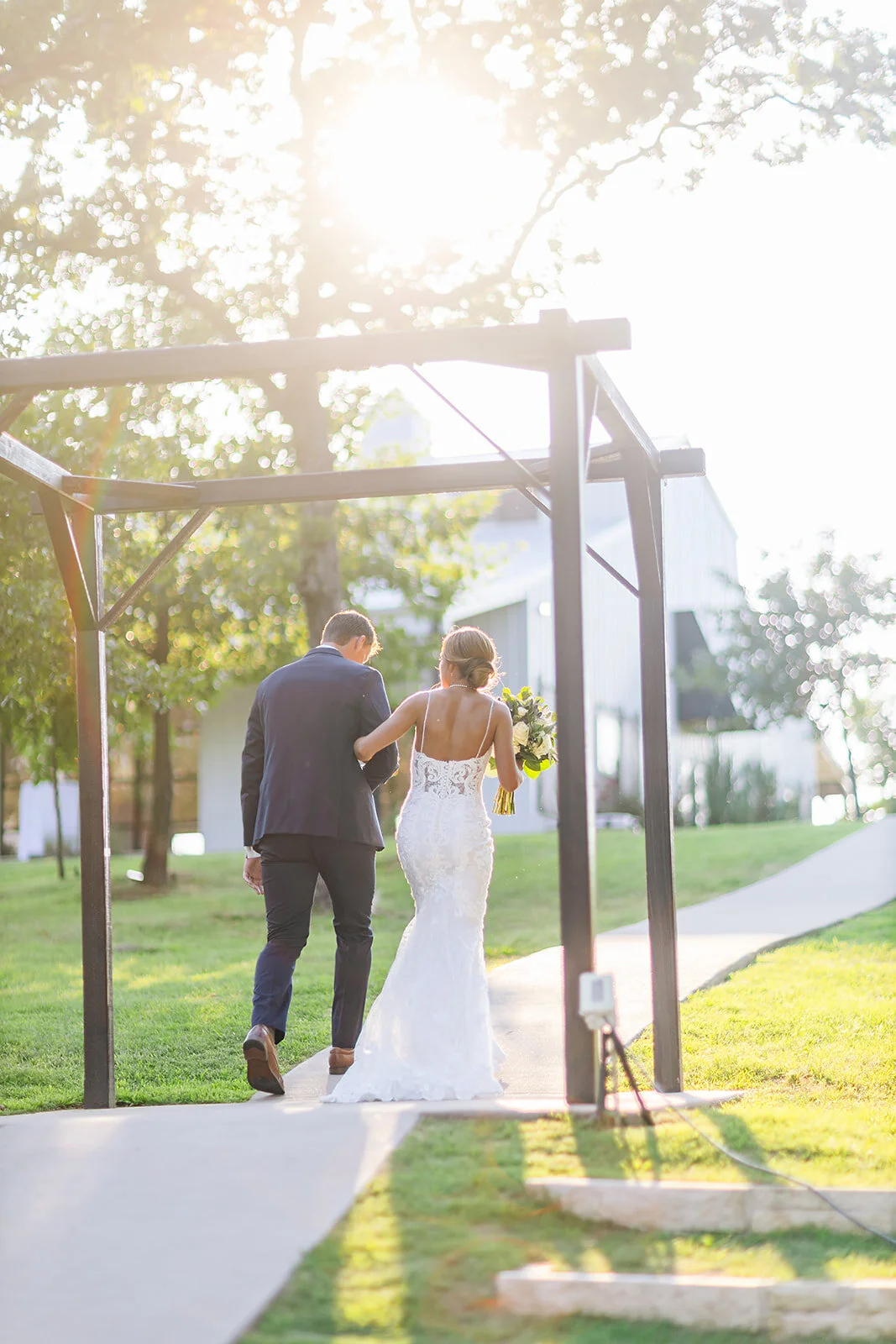 light airy white barn wedding venue dream point ranch tulsa bixby jenks broken arrow oklahoma (42).jpg