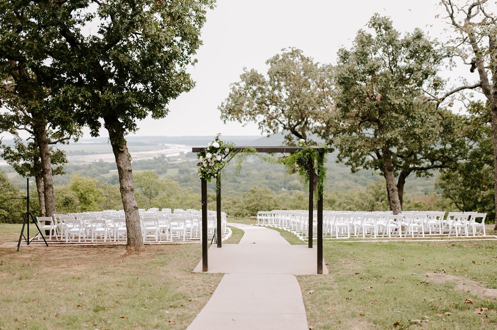 Mountain Crest Venue at Dream Point Ranch Bixby Jenks Tulsa Oklahoma Wedding  (31).jpg