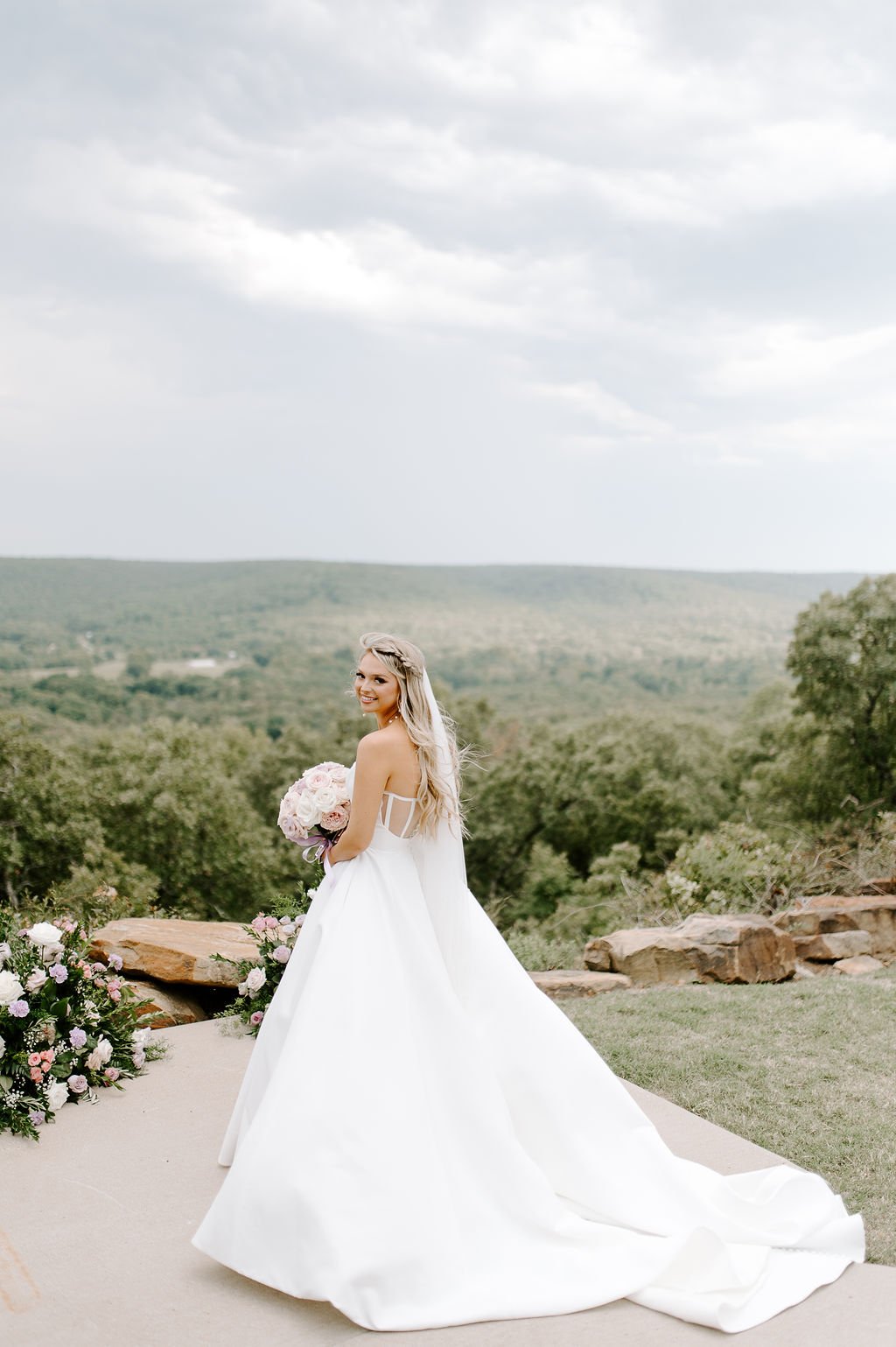 Mountain Crest Venue at Dream Point Ranch Bixby Jenks Tulsa Oklahoma Wedding  (58).jpg