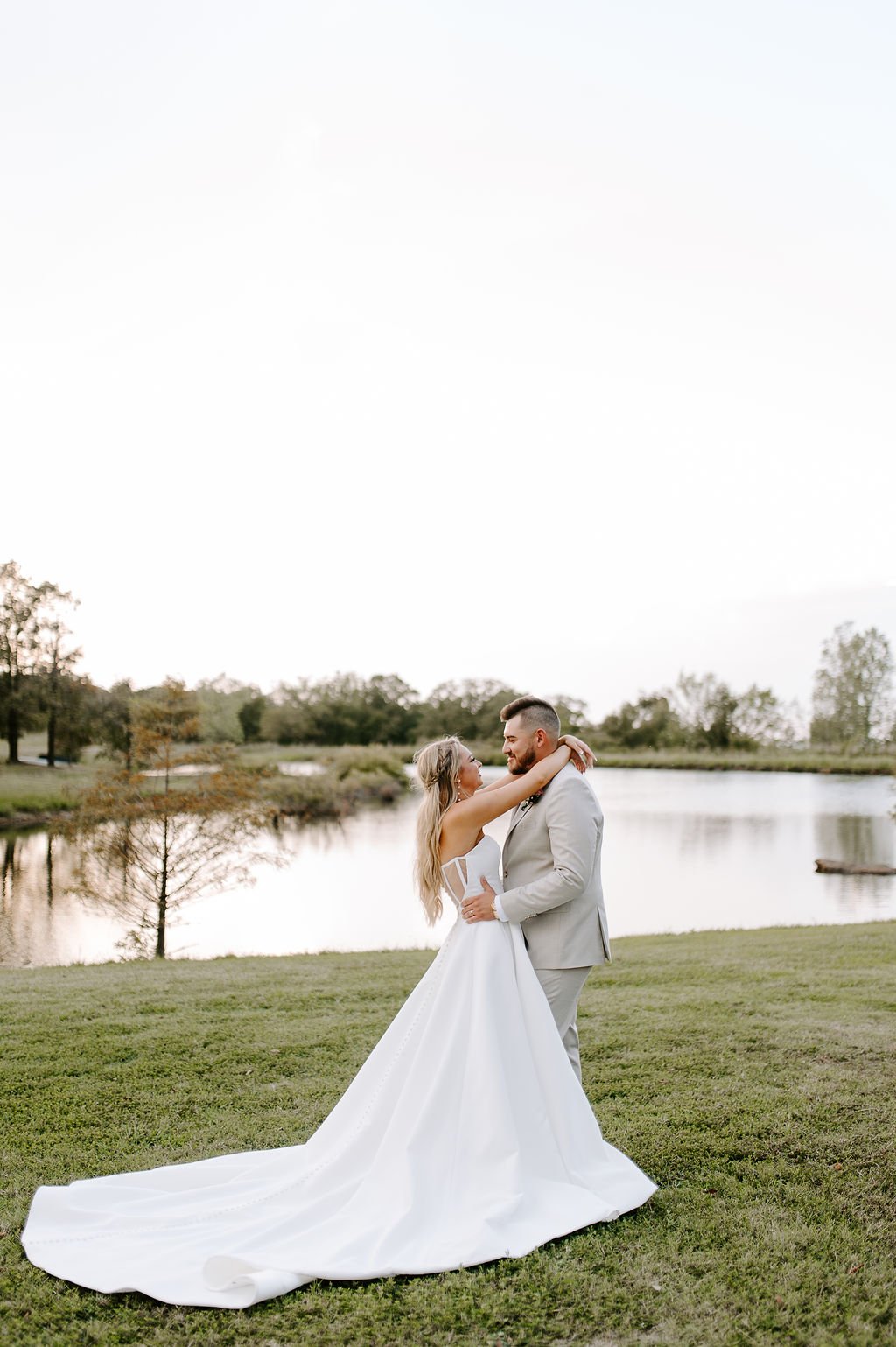 Mountain Crest Venue at Dream Point Ranch Bixby Jenks Tulsa Oklahoma Wedding  (118).jpg