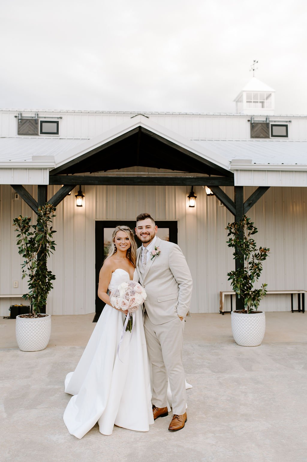 Mountain Crest Venue at Dream Point Ranch Bixby Jenks Tulsa Oklahoma Wedding  (121).jpg