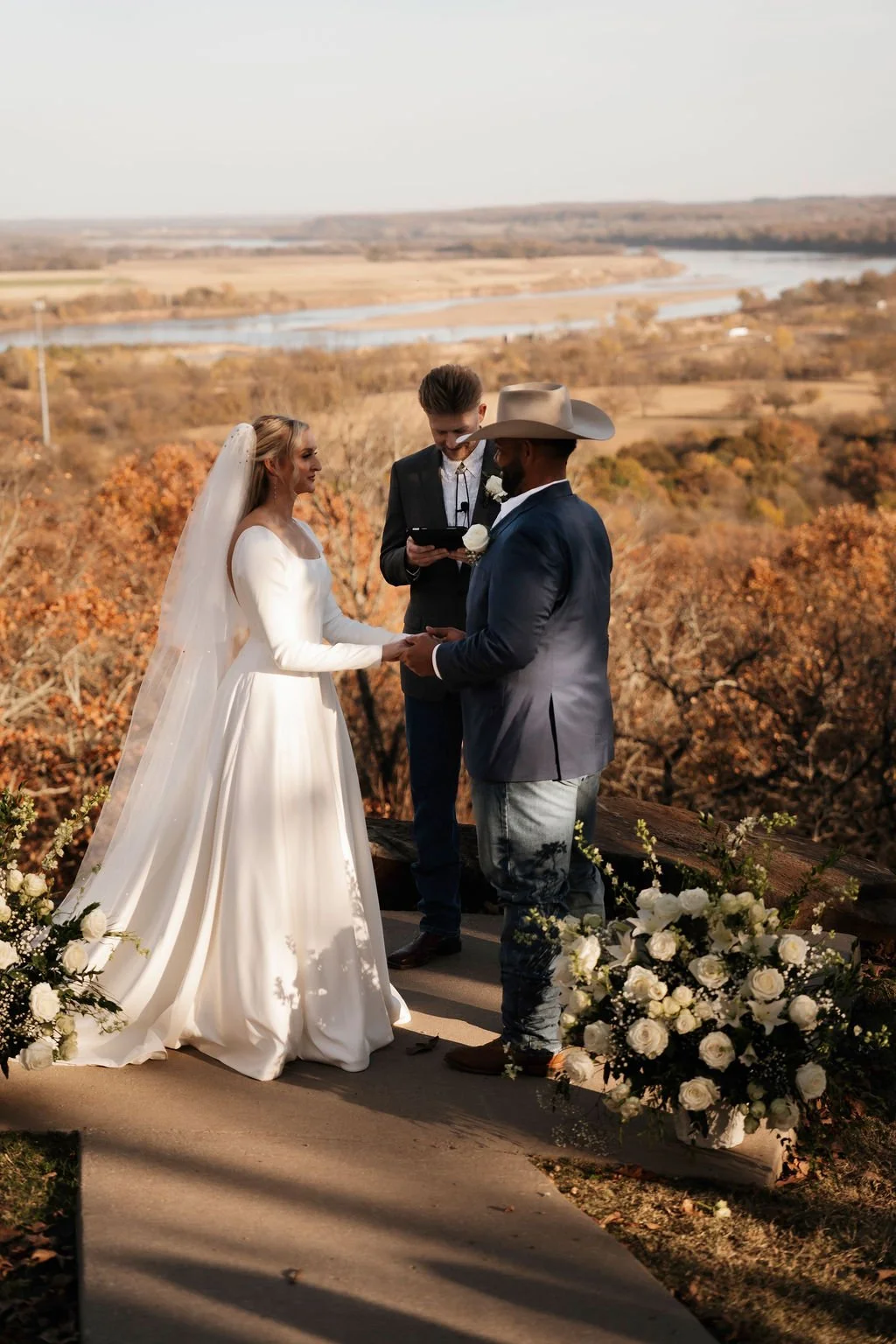 outdoor ceremony indoor reception wedding venue in Tulsa Bixby Jenks Broken Arrow Oklahoma (24).jpg