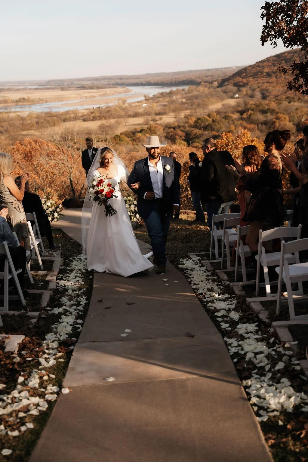 outdoor ceremony indoor reception wedding venue in Tulsa Bixby Jenks Broken Arrow Oklahoma (26).jpg