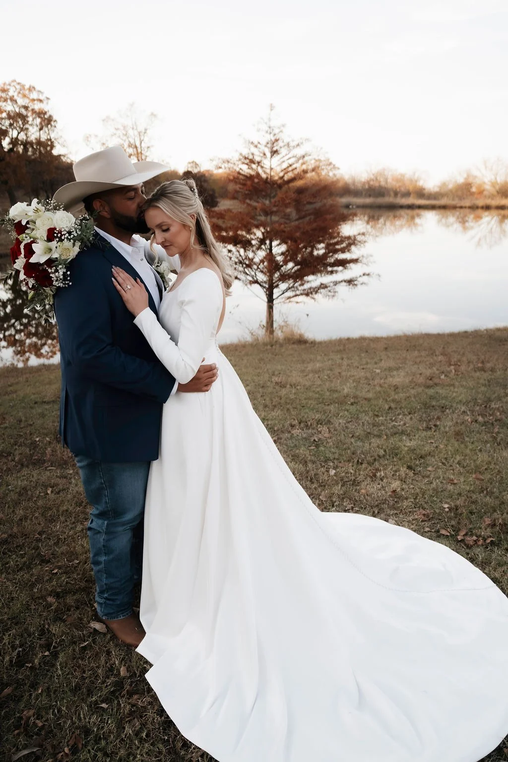 outdoor ceremony indoor reception wedding venue in Tulsa Bixby Jenks Broken Arrow Oklahoma (37).jpg