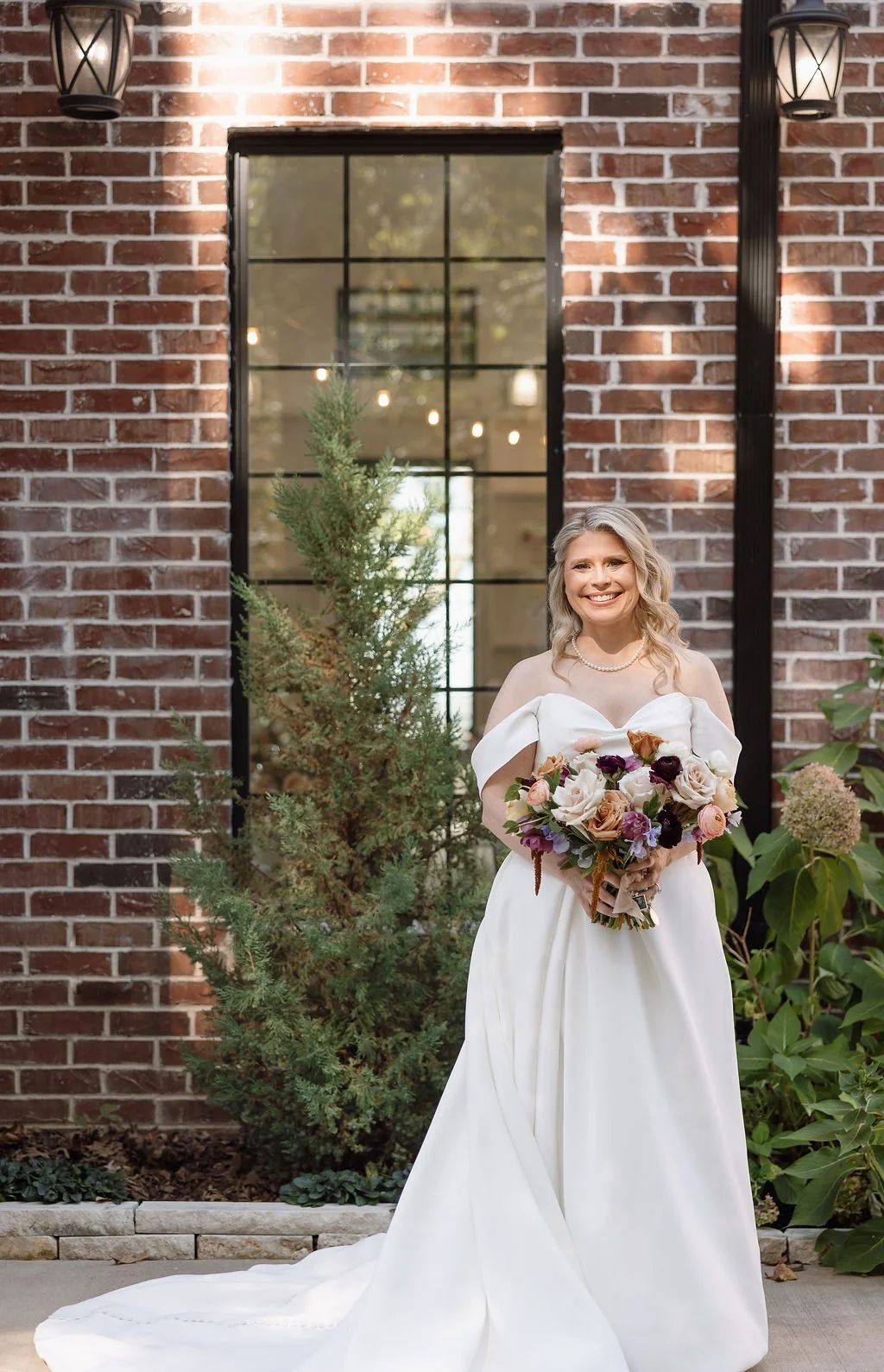 Best Wedding Venue in Tulsa Bixby Jenks Broken Arrow Oklahoma brick exterior modern elegant large windows  (7).jpg