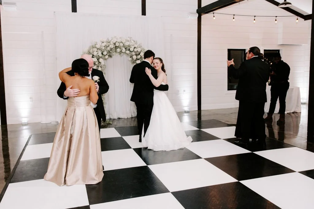 Dream Point Ranch Tulsa Bixby Jenks Broken Arrow Oklahoma wedding venues winter indoor ceremony (99).jpg