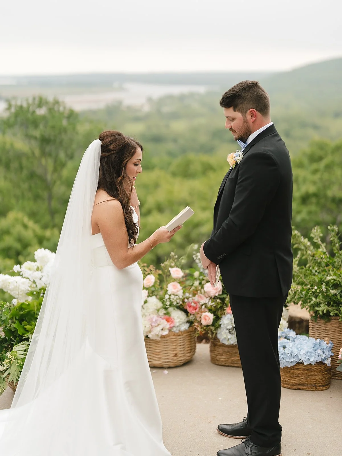 Tulsa Bixby Jenks Broken Arrow Oklahoma Mountain Destination Wedding Venue (29).jpg