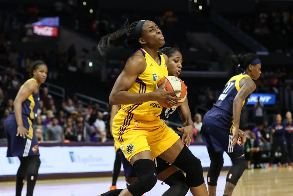 Sparks vs Fever.jpg