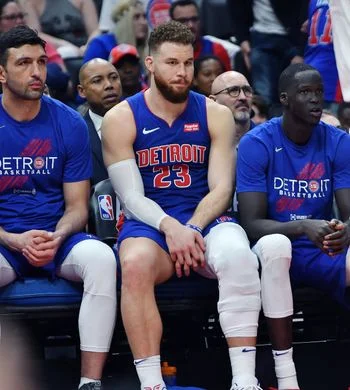 Blake knee .jpg