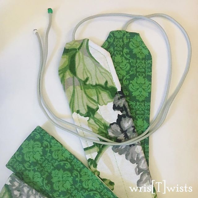 Feel as though you're working out in an 18th century french #garden with our #wristwists style: Botanical-Damask 🌿🌷🌱 Or even, wear them while you garden! Wris[t]wists are great support in any activity utilizing your hands, wrists and forearms! #wr