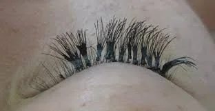 bad eyelash extensions 3.jpg