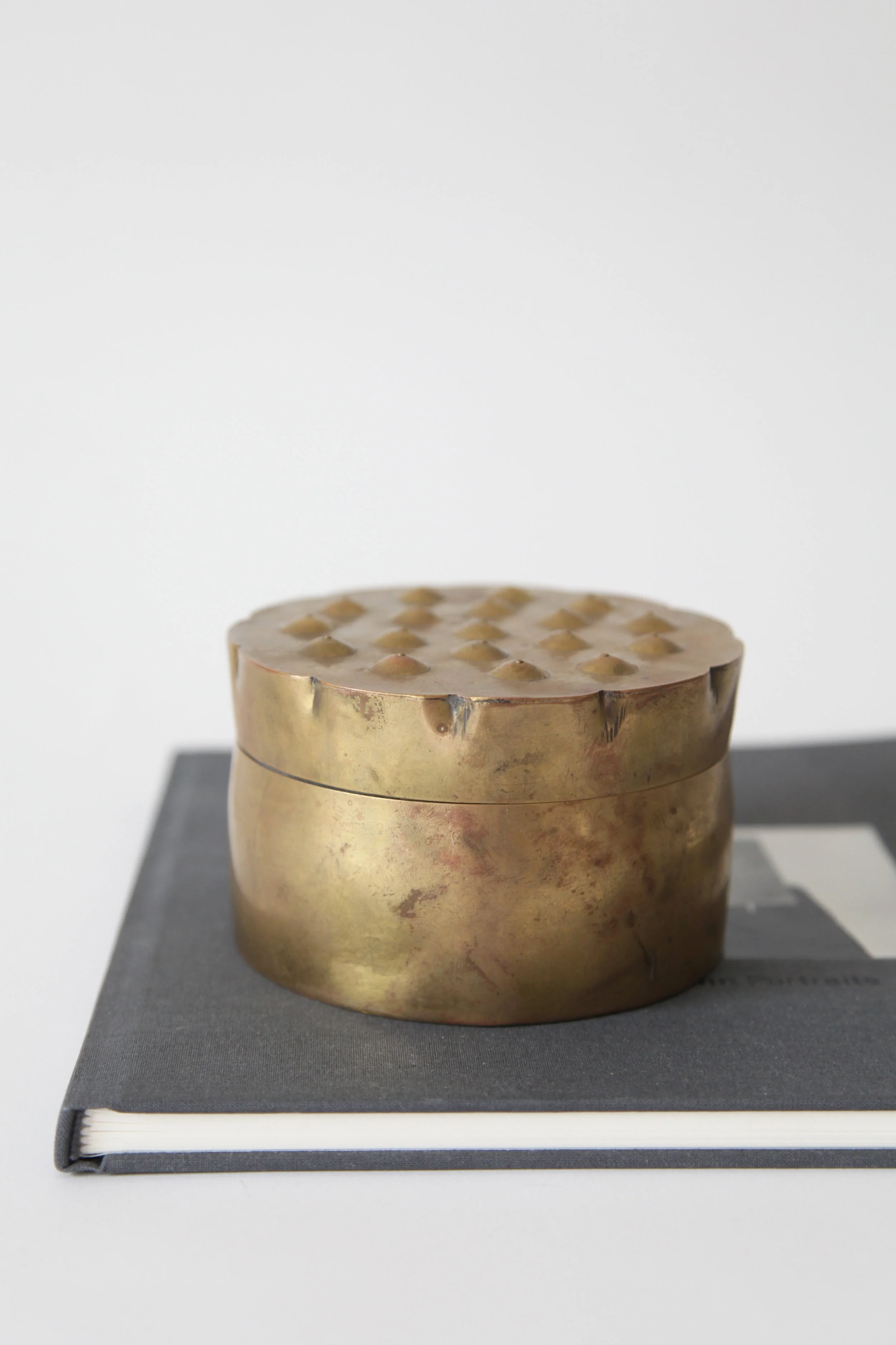 BRASS SCALLOPED BOX