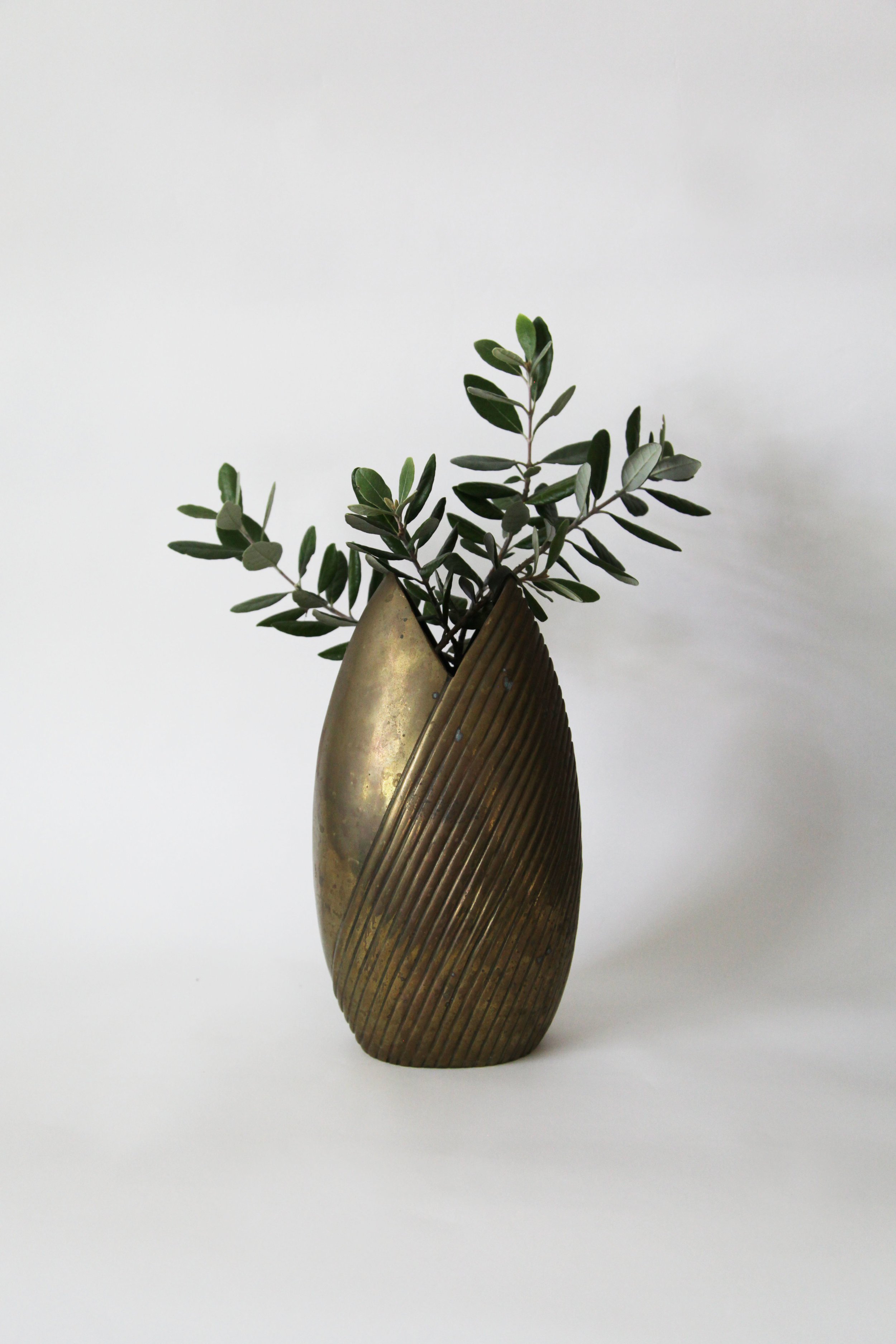 BRASS DIVIDE VASE