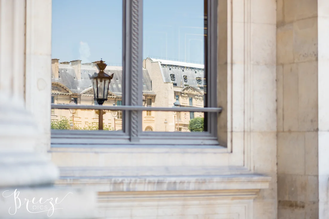 Exterior_reflections_Louvre.jpg
