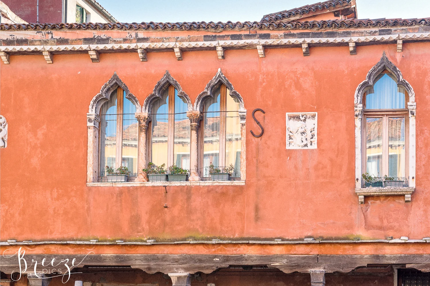 Burano window reflections, limited edition fine art wall decor print, Bernadette Meyers