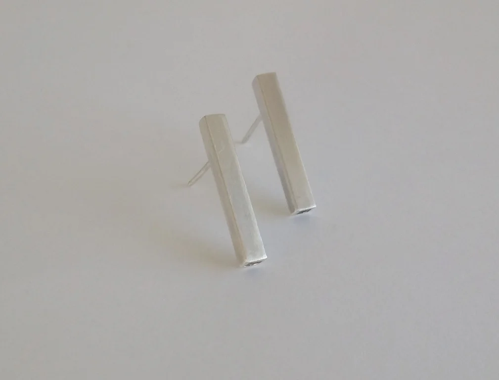 DLG-052 148 EarringsCube studs.jpg
