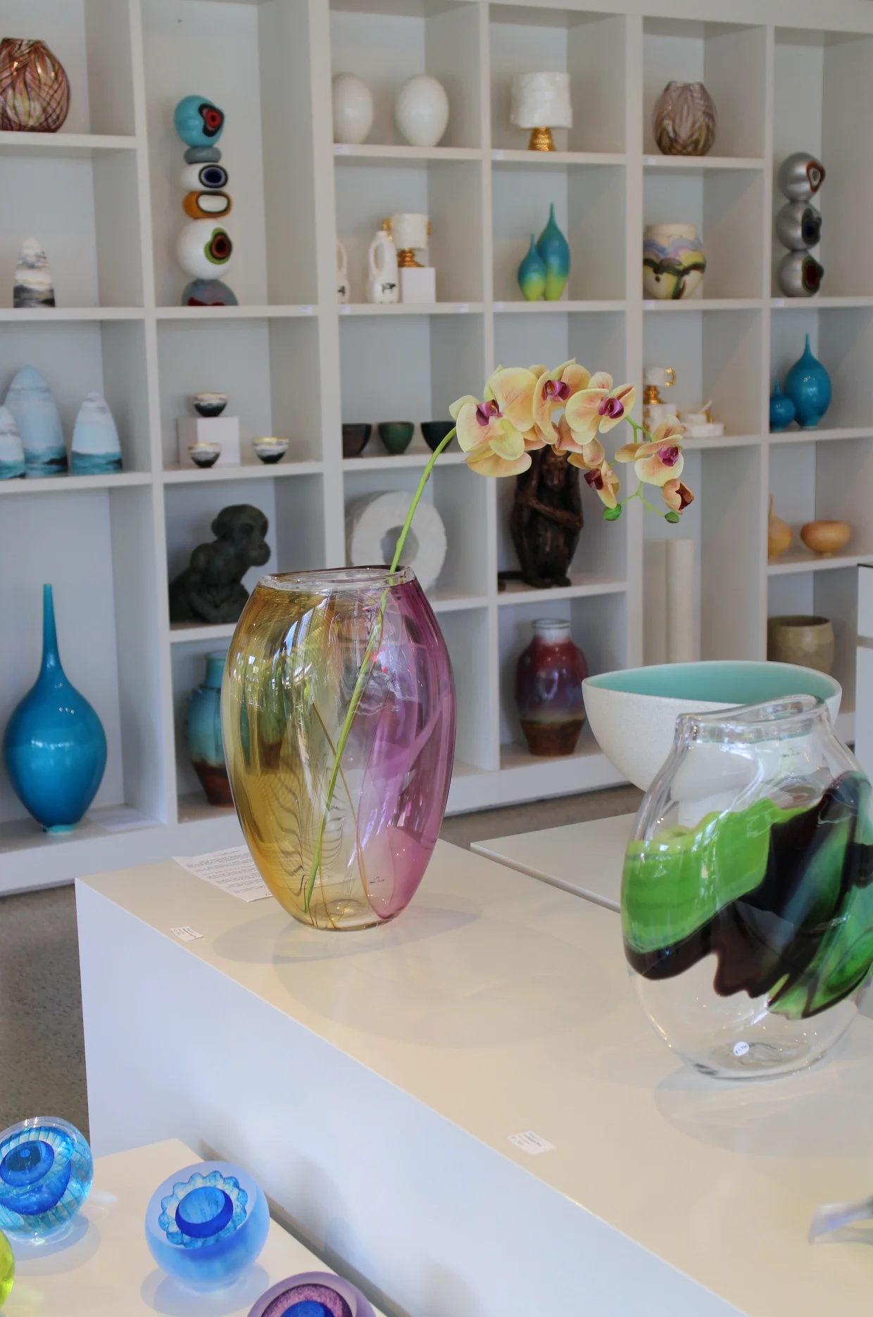 Variety of Glass &amp; ceramic object d'art by New Zealand artisans