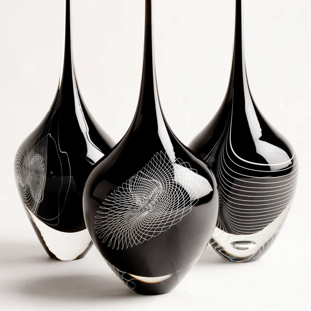 The use of BLACK in contemporary craft